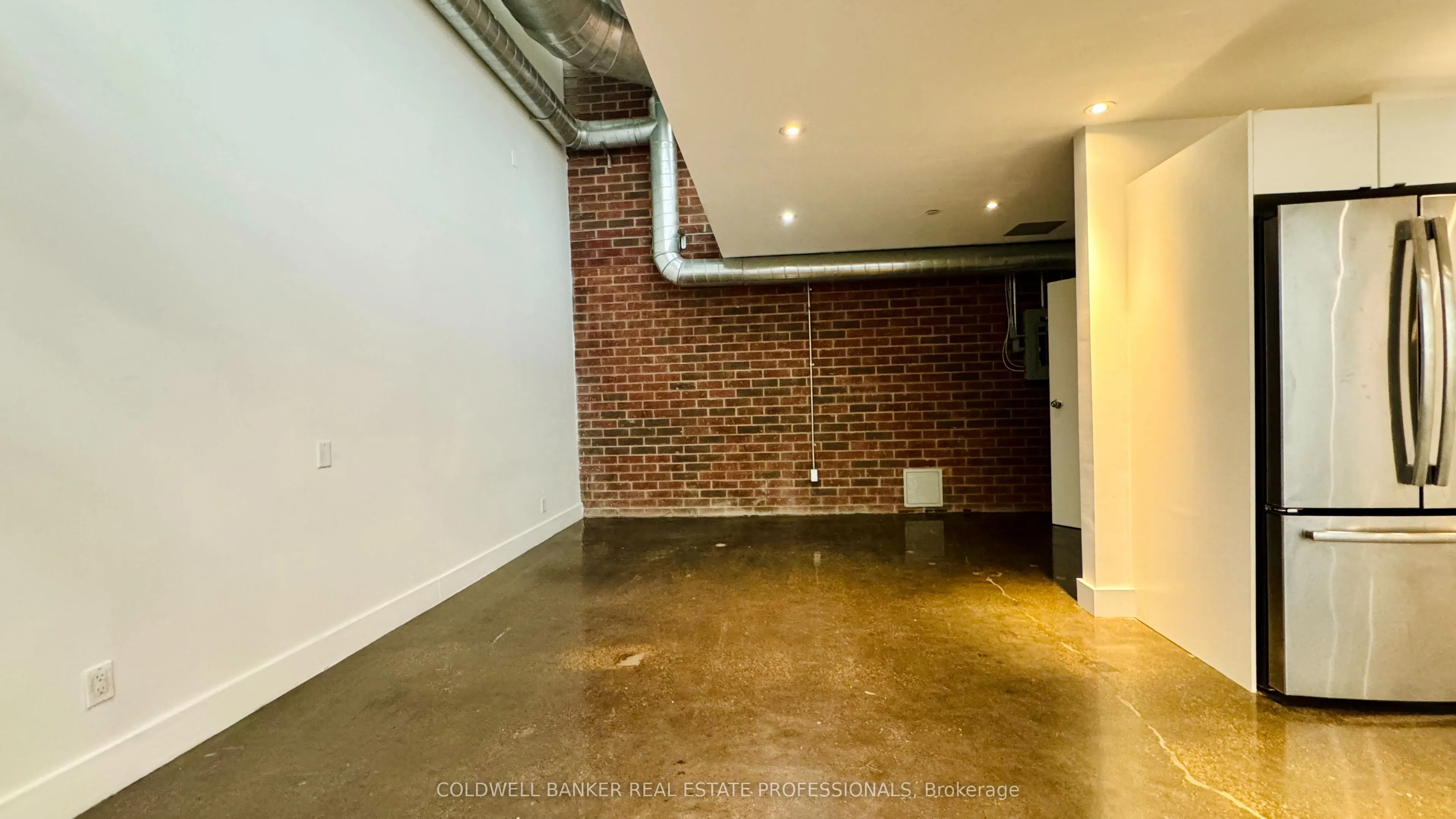 1159 Dundas Street E #158