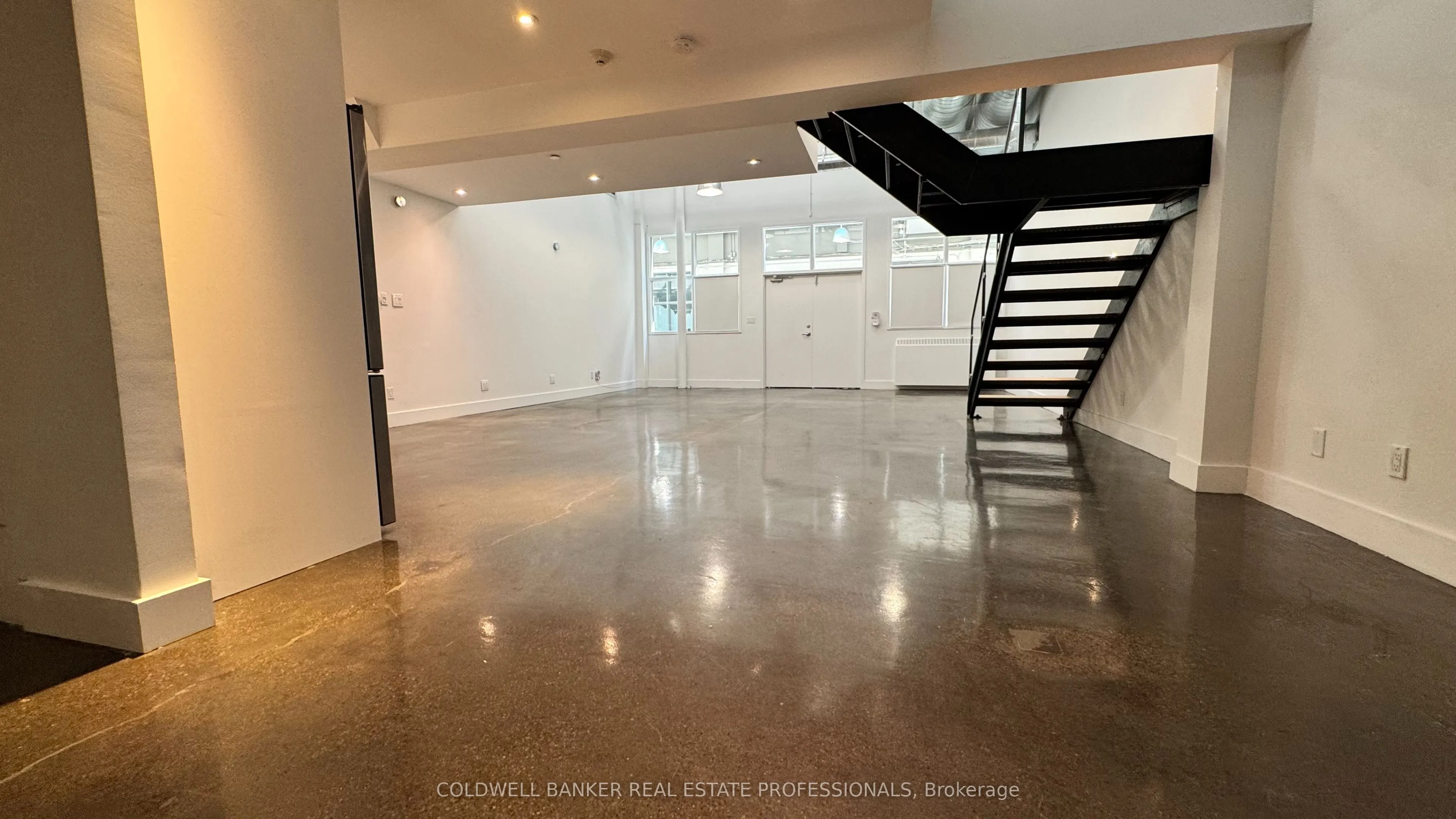 1159 Dundas Street E #158