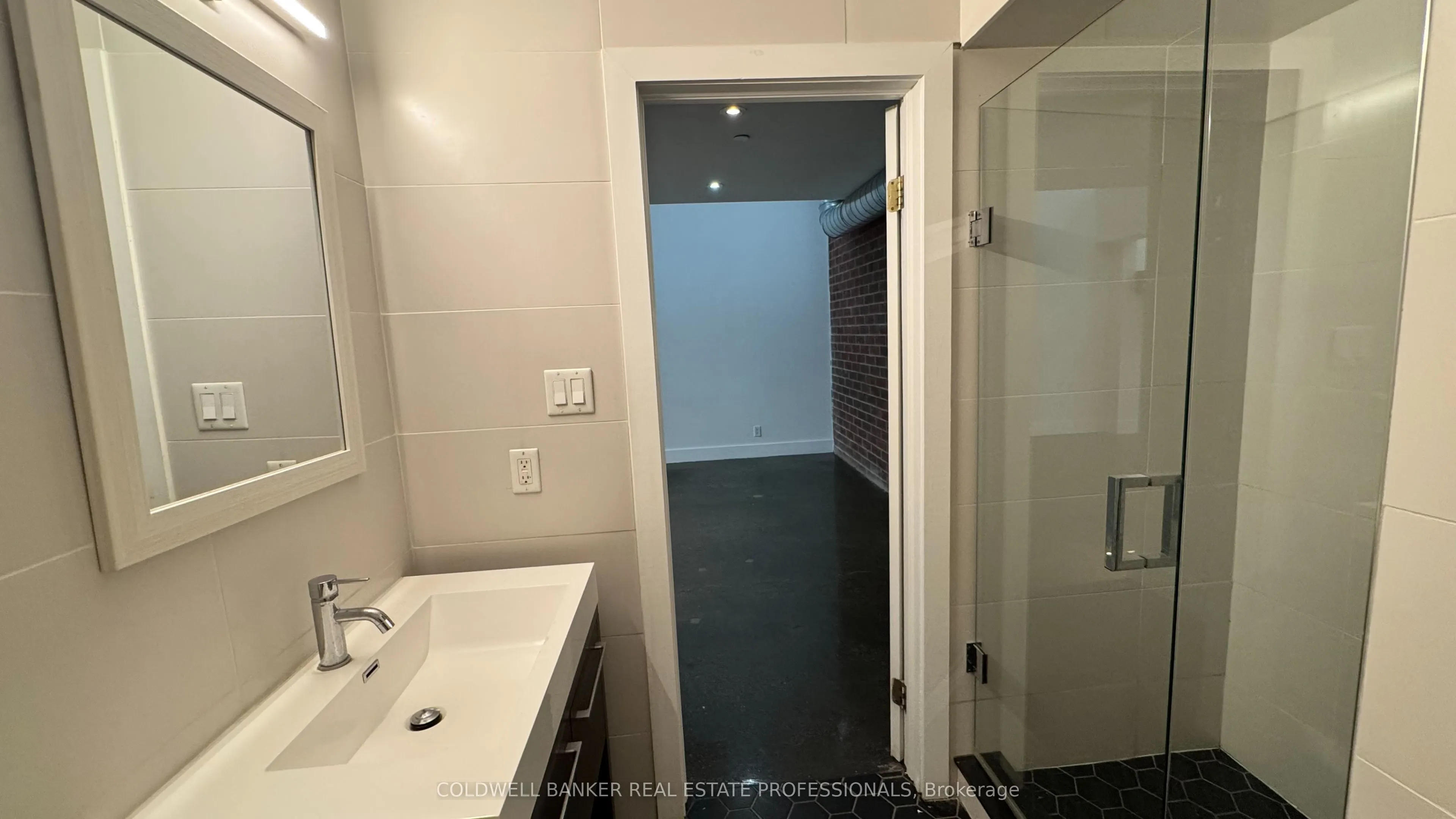 1159 Dundas Street E #158
