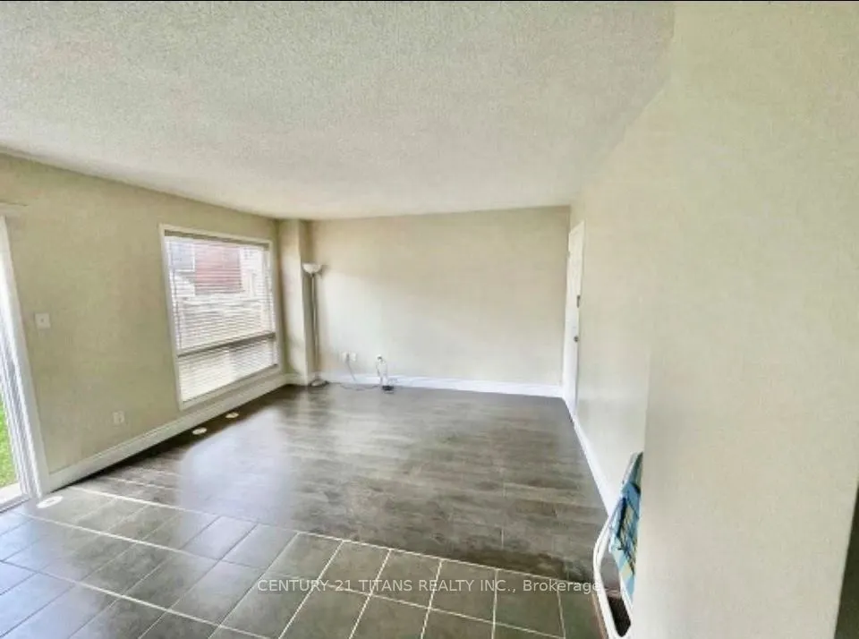 11 Etienne Street #Lower
