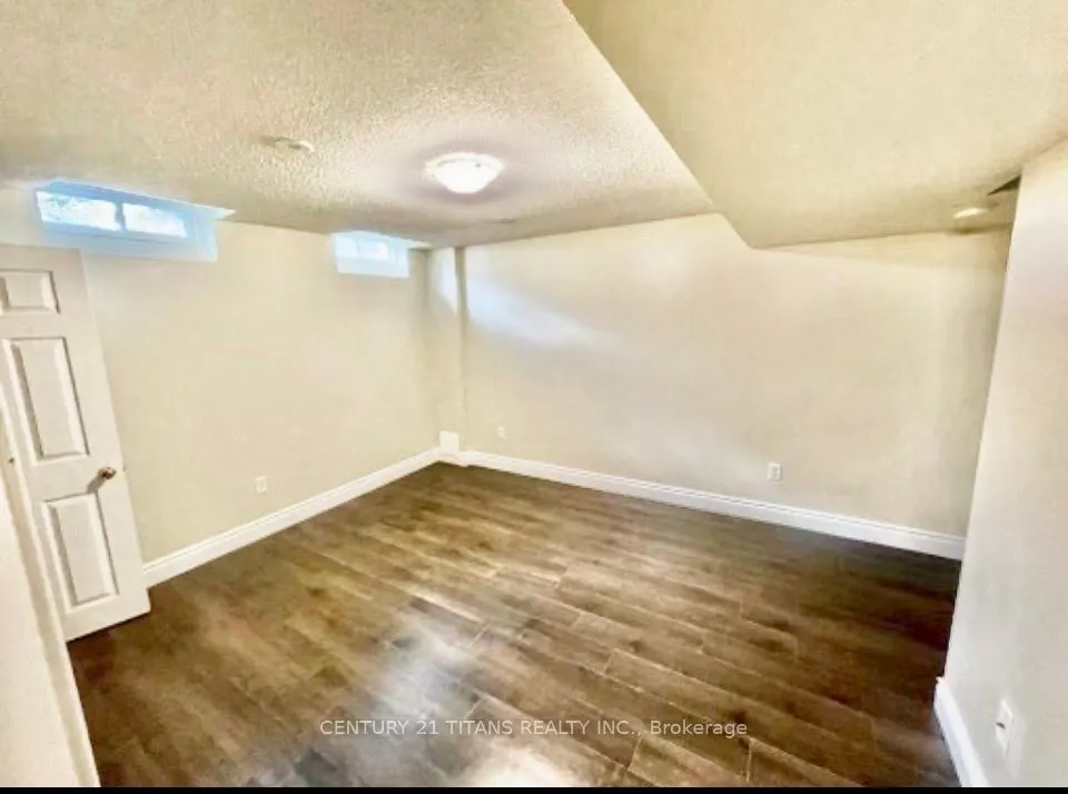 11 Etienne Street #Lower