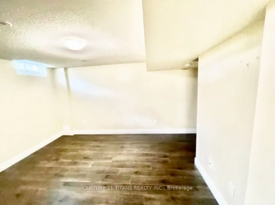11 Etienne Street #Lower