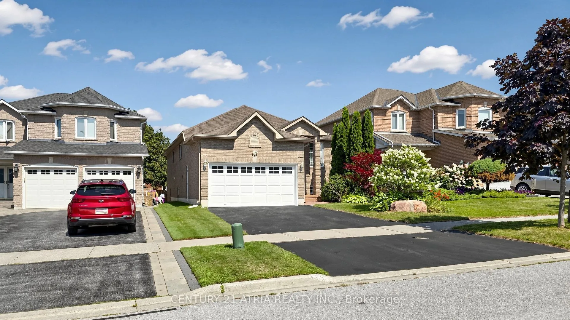 102 Huntington Crescent