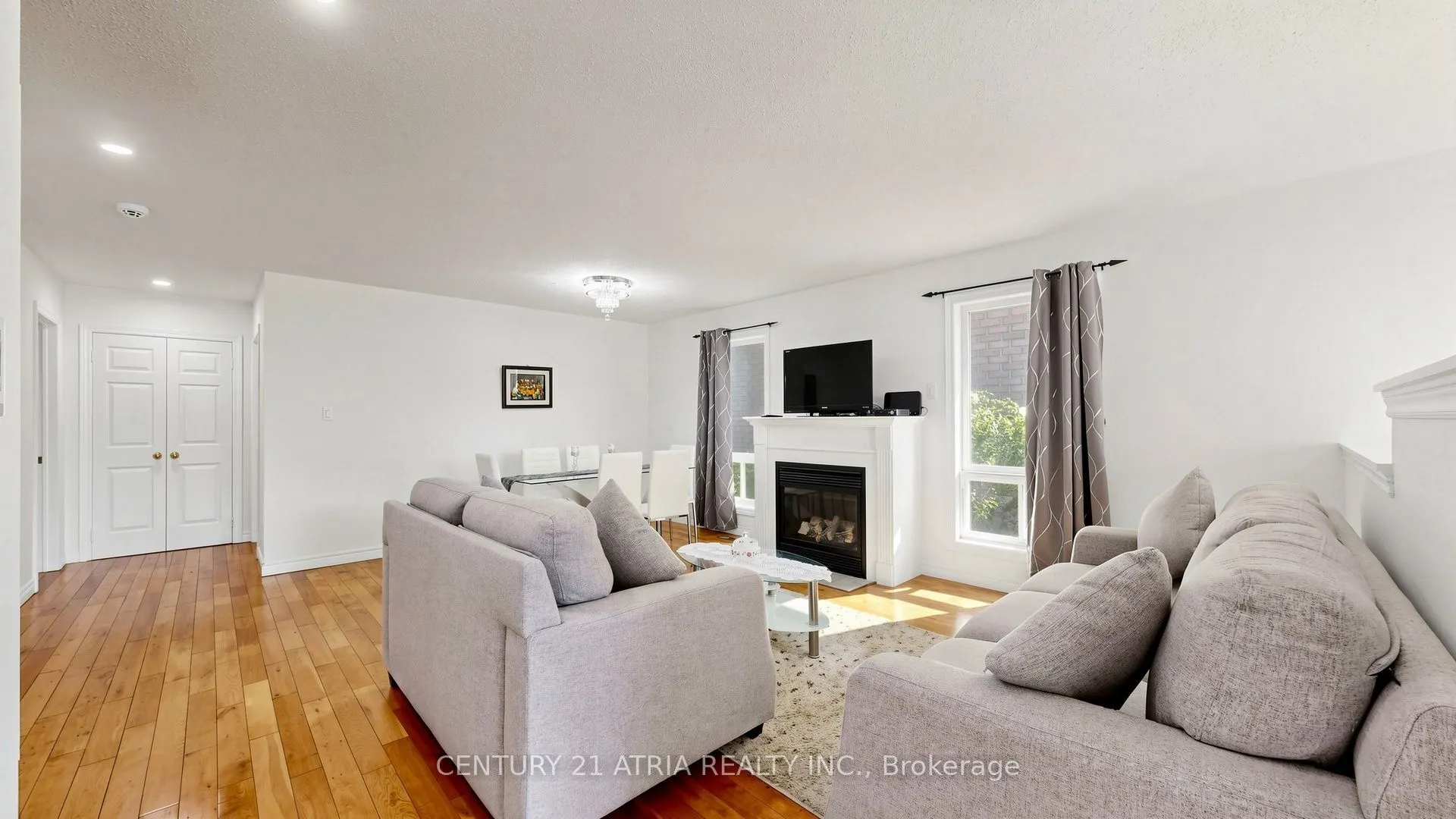 102 Huntington Crescent