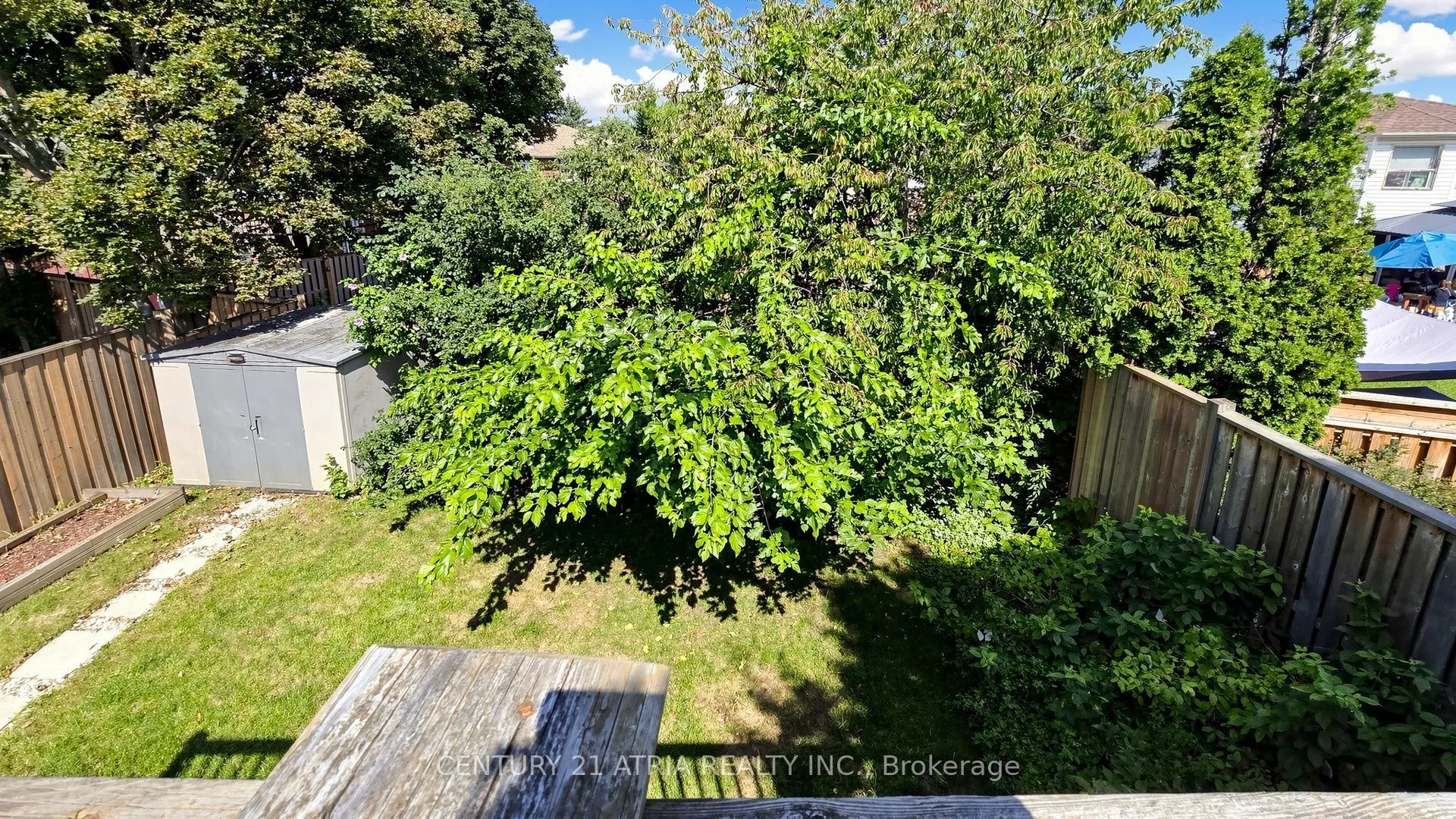 102 Huntington Crescent
