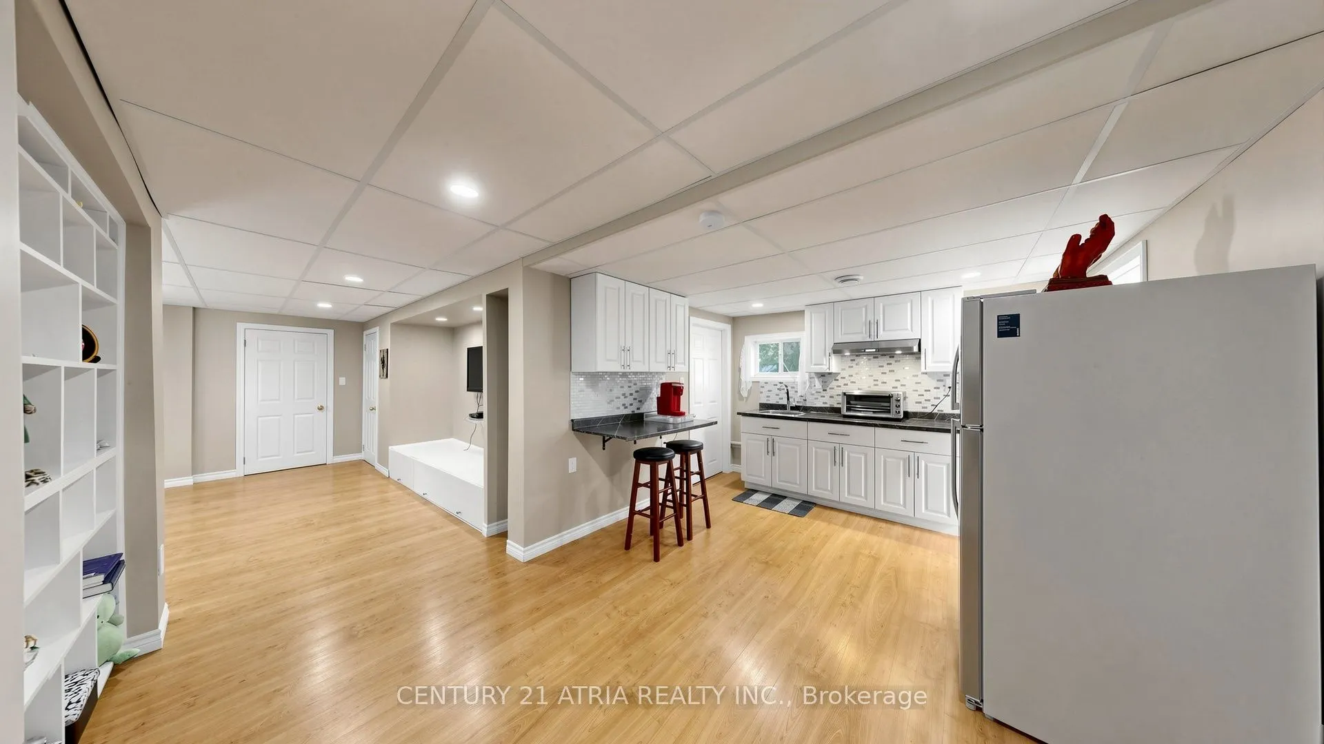 102 Huntington Crescent