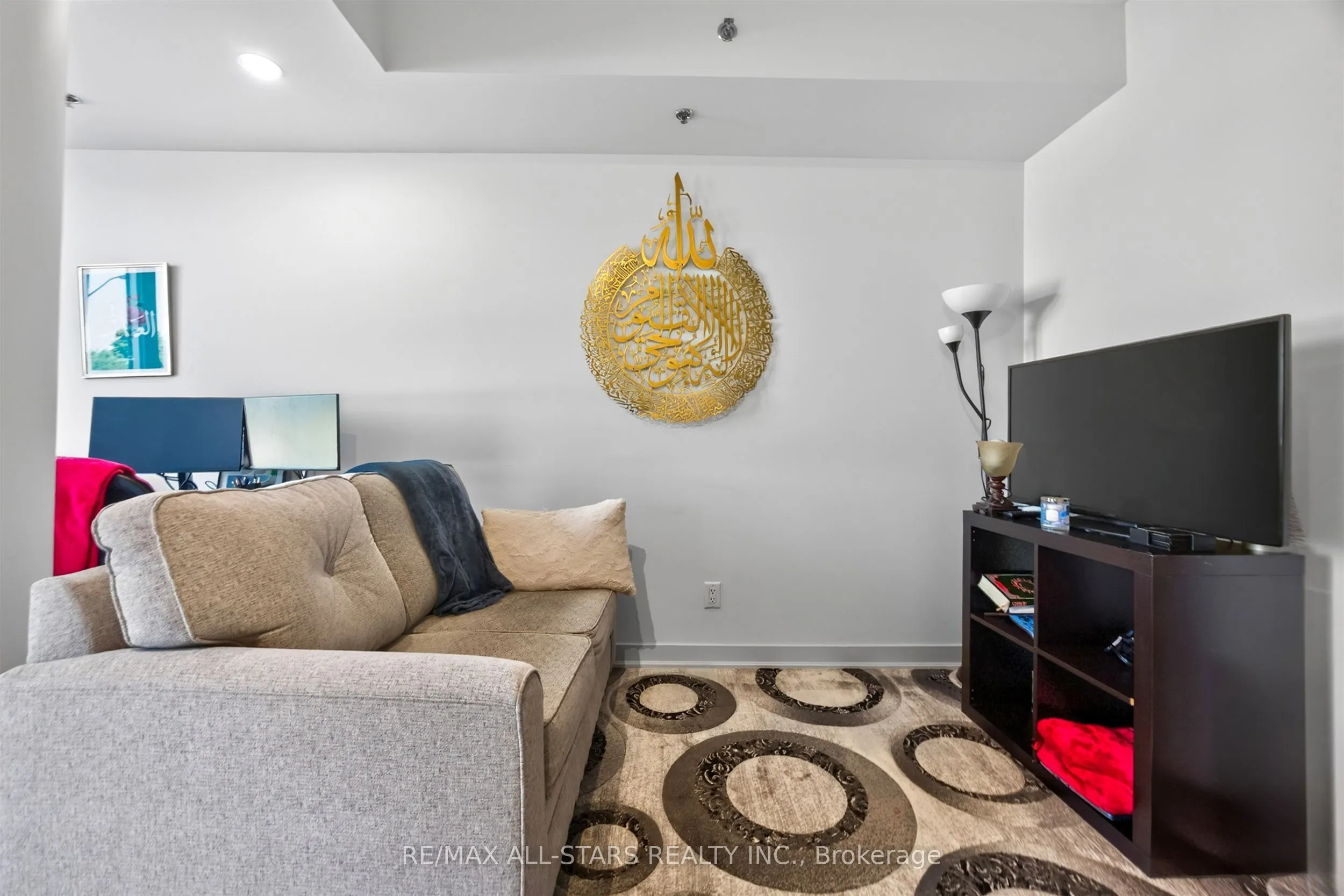 90 Glen Everest Road #309