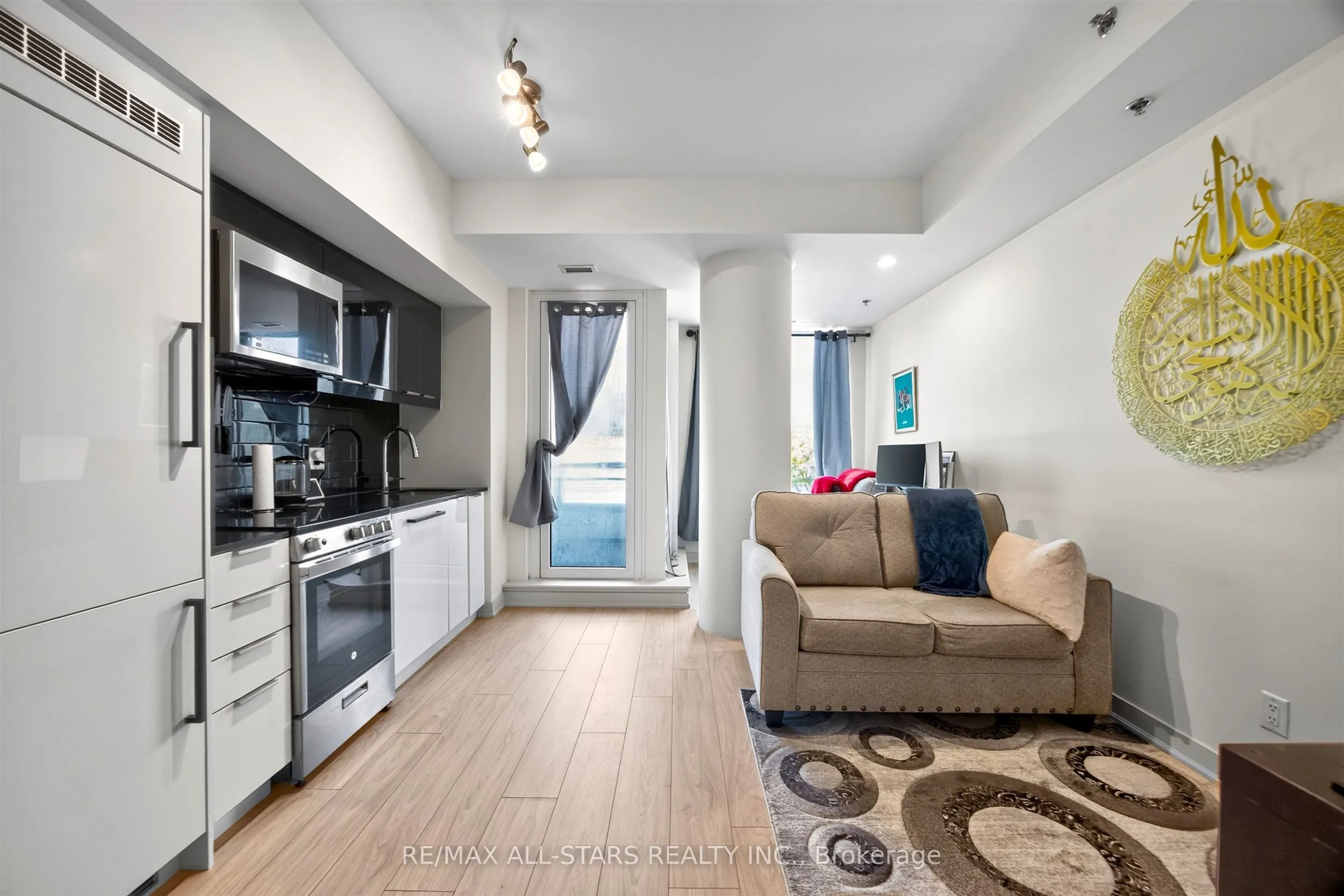 90 Glen Everest Road #309