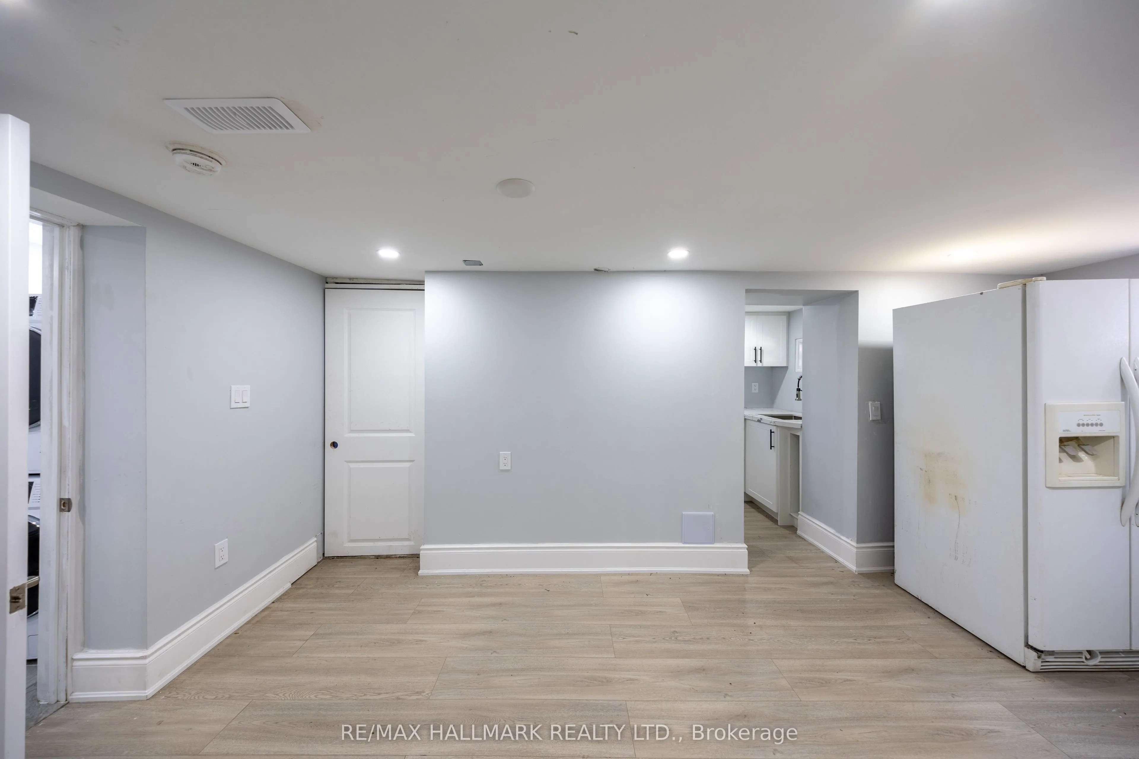 559 Ritson Road S