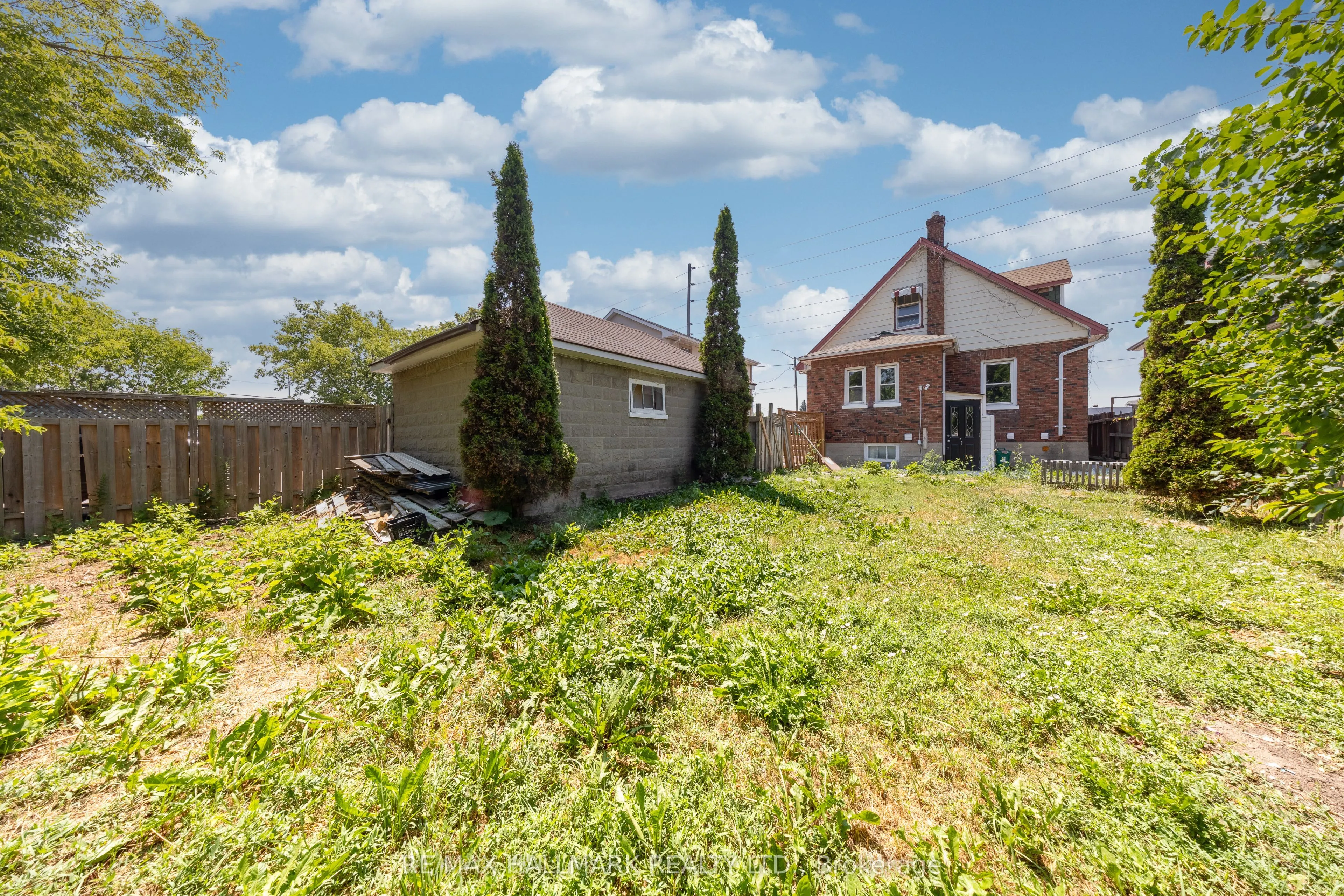 559 Ritson Road S