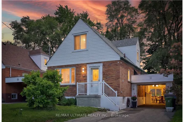 11 Midholm Drive