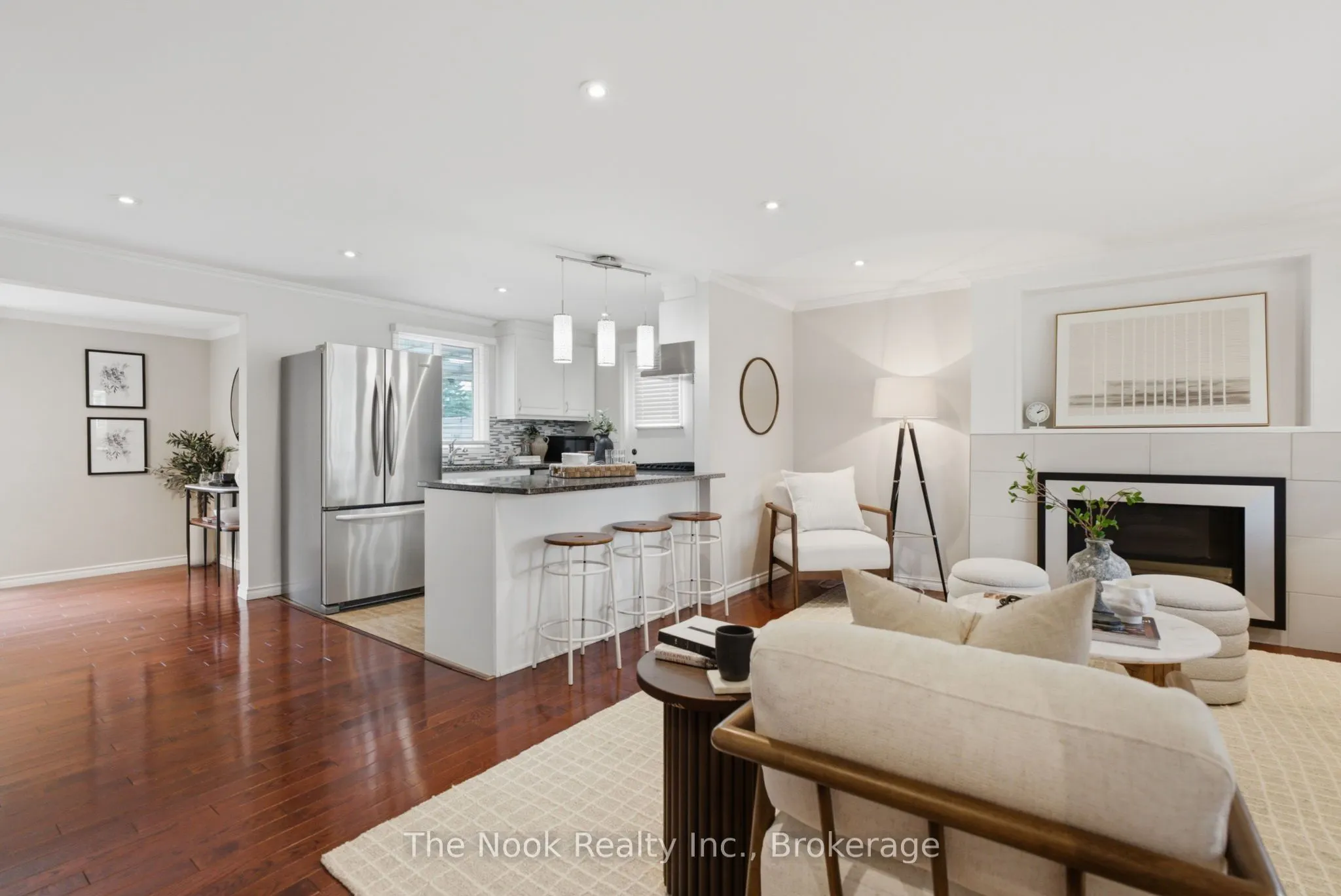 7 Pineridge Crescent