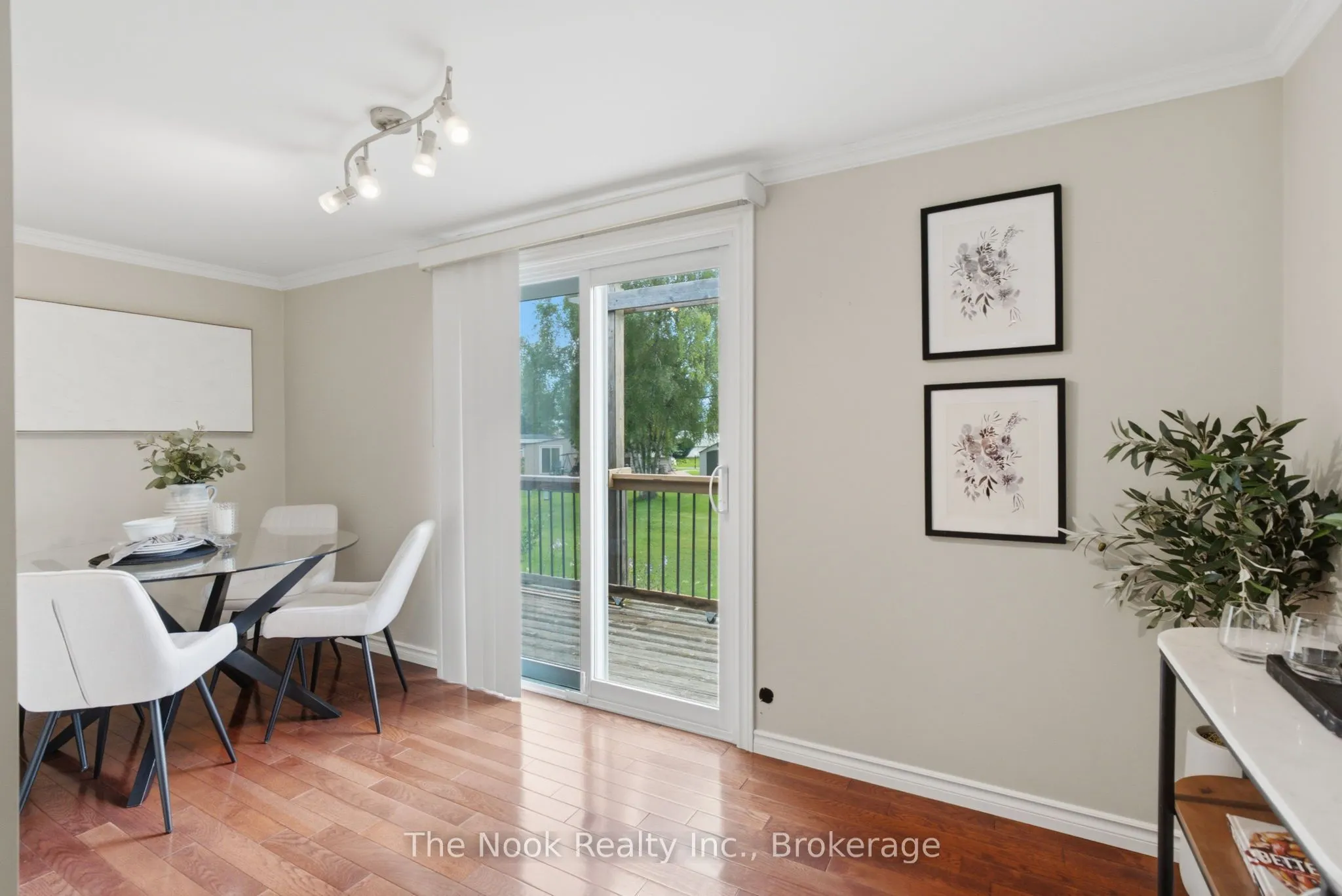 7 Pineridge Crescent