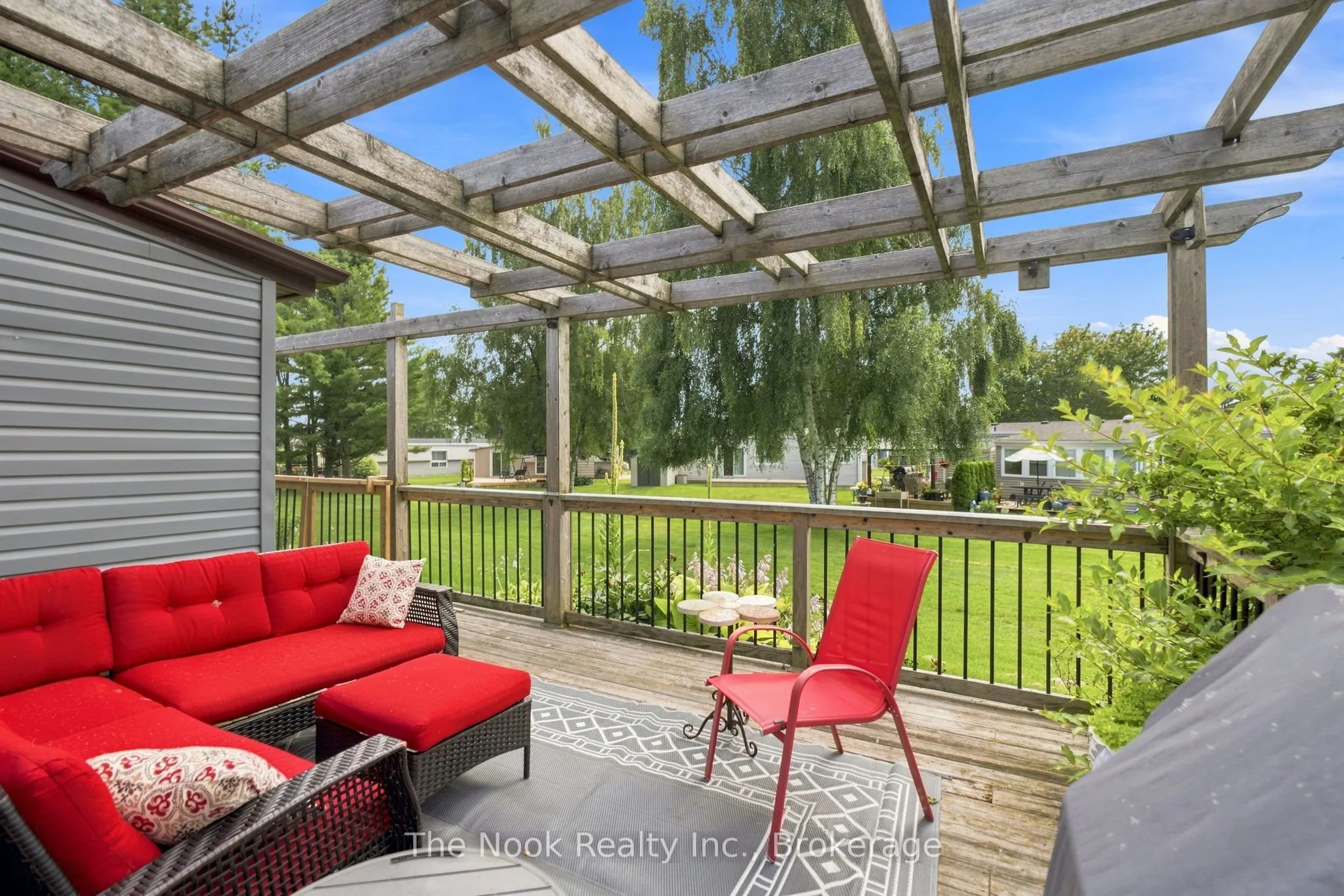 7 Pineridge Crescent