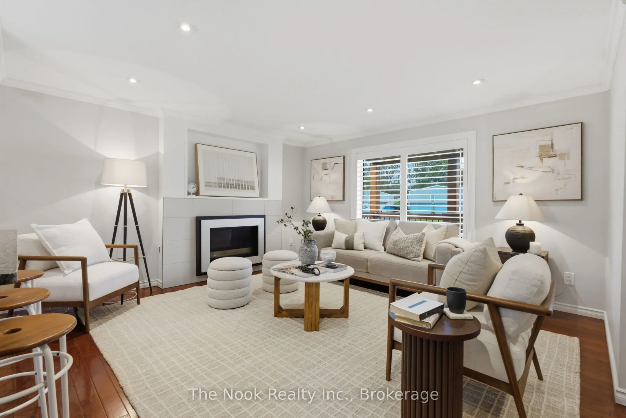 7 Pineridge Crescent