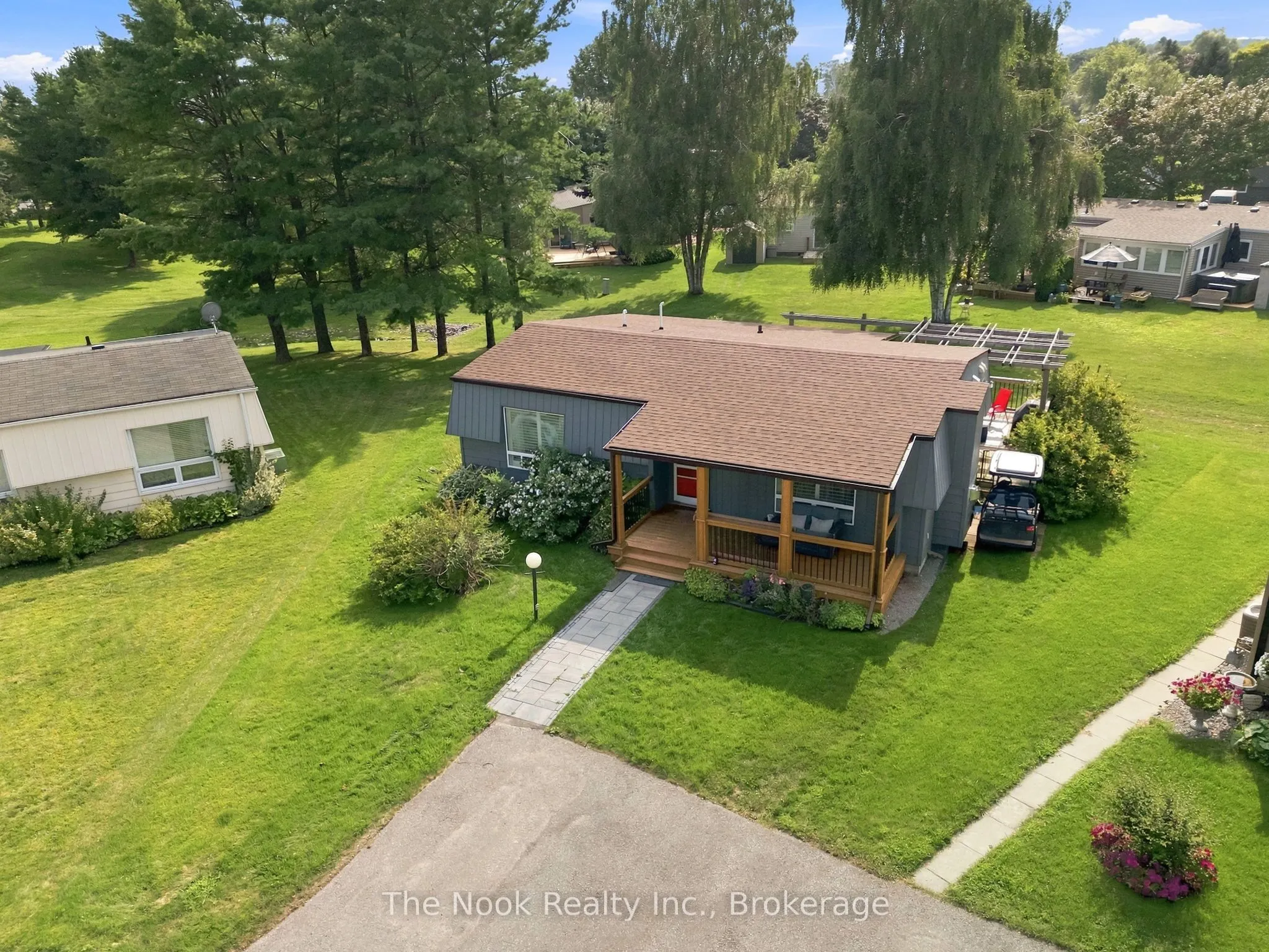 7 Pineridge Crescent
