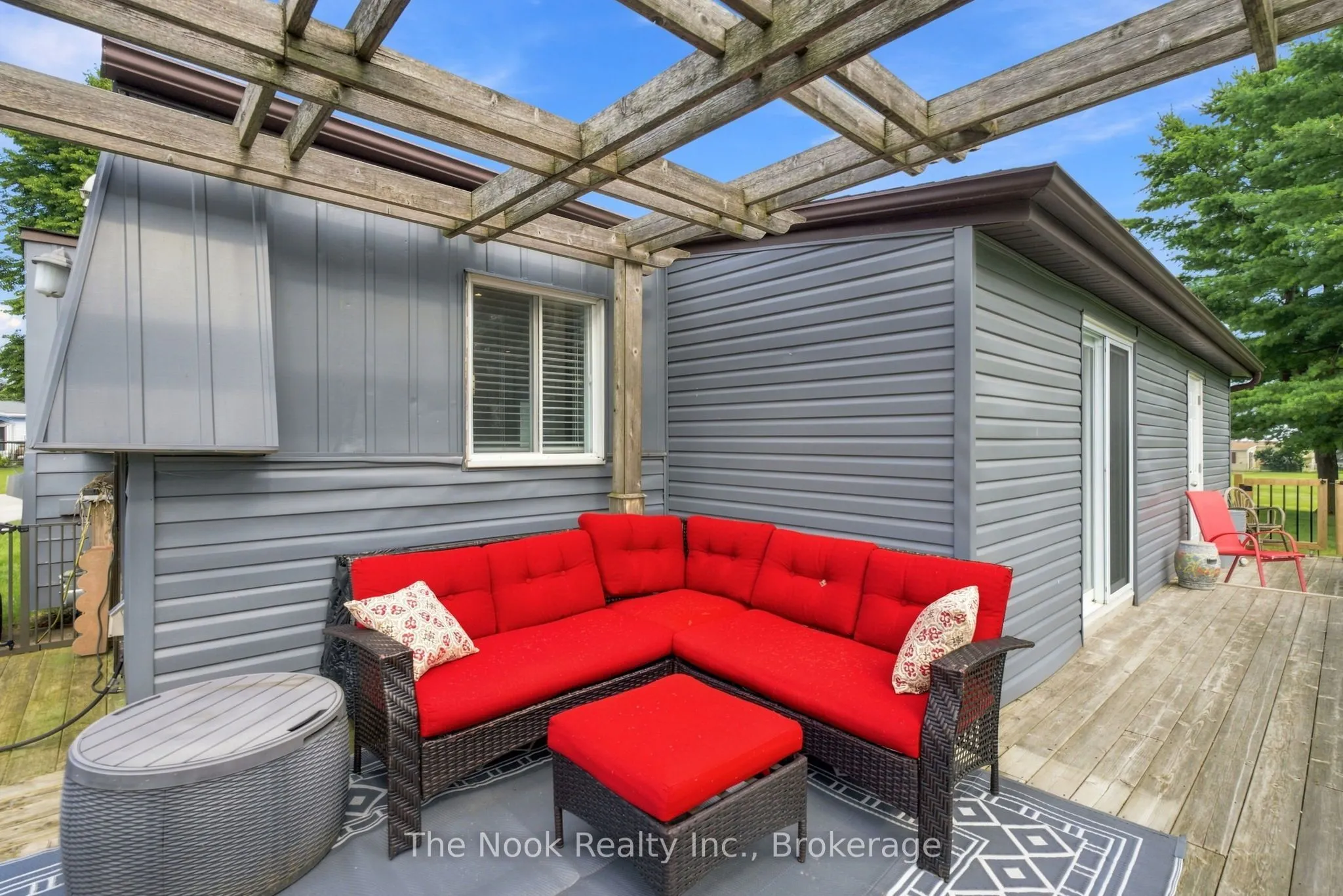 7 Pineridge Crescent