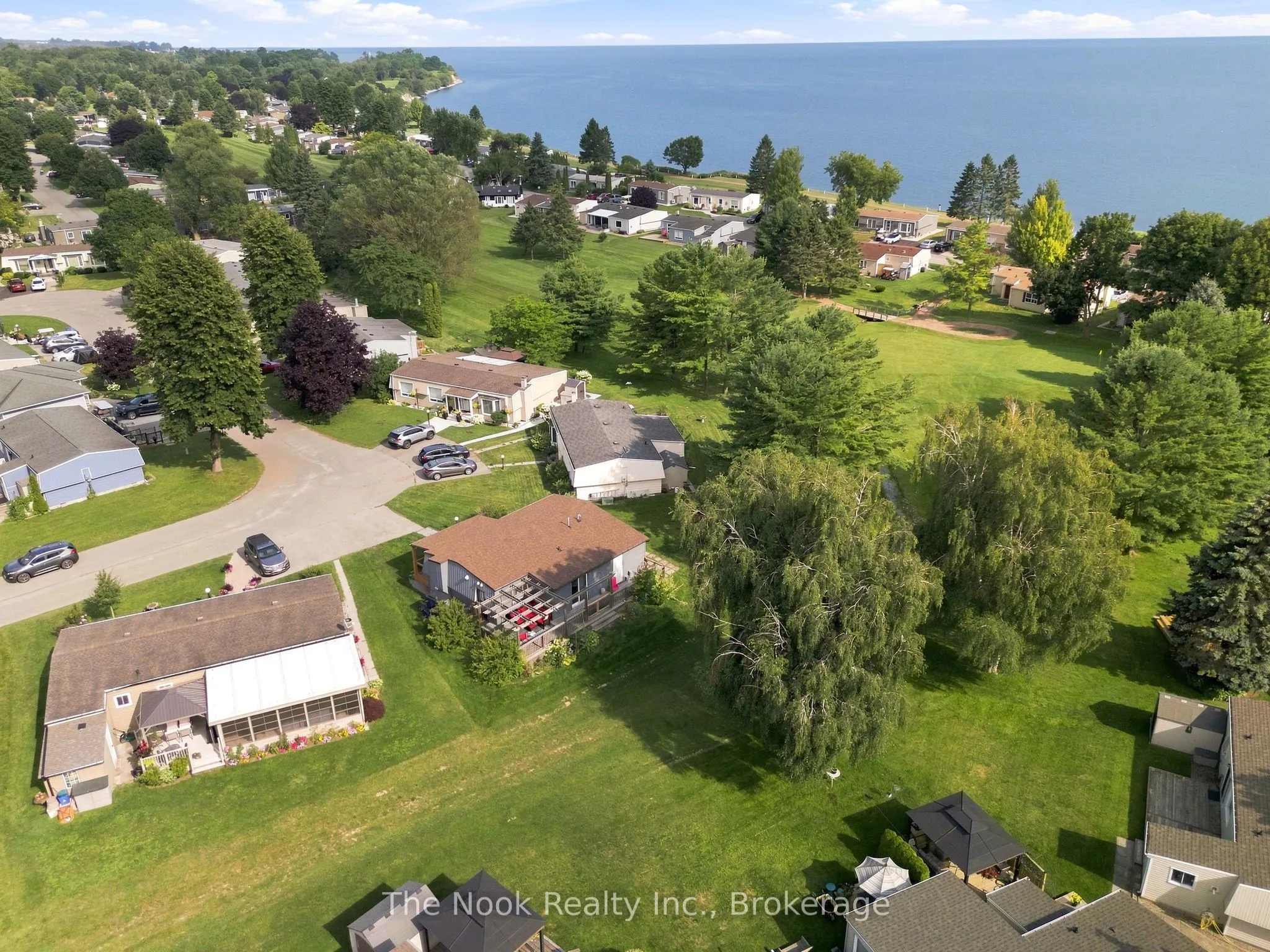 7 Pineridge Crescent