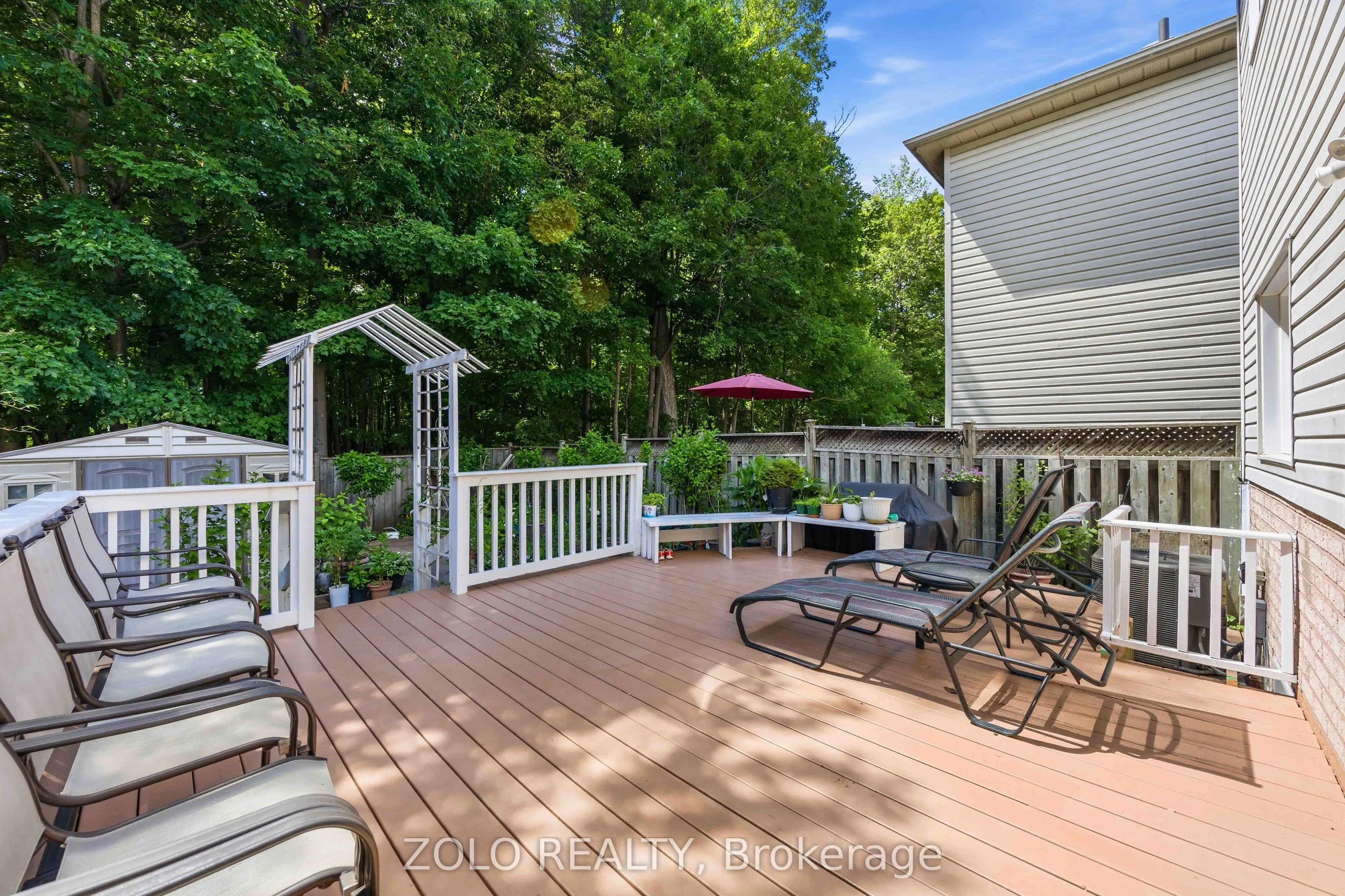 82 Piperbrook Crescent