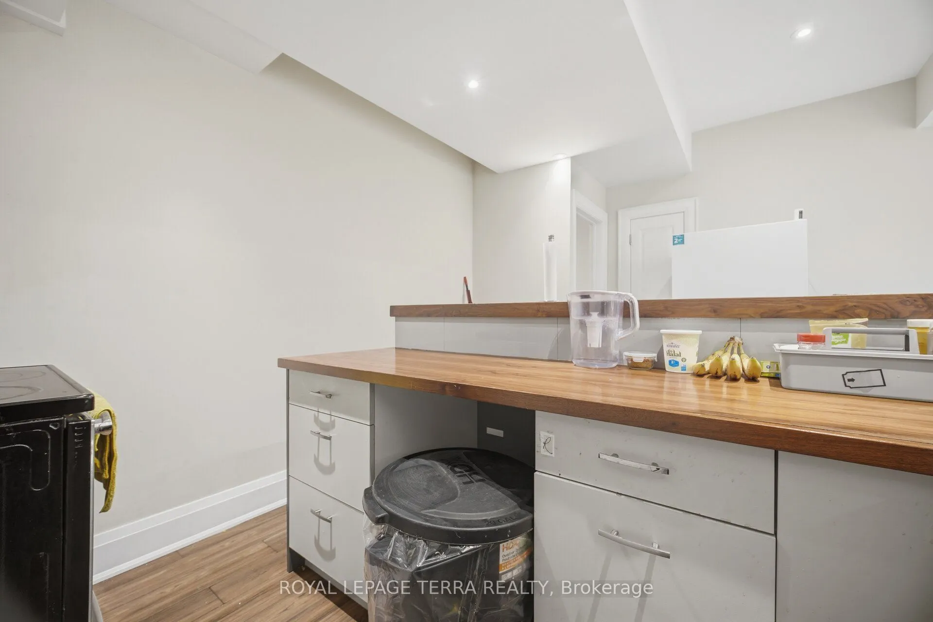 27 Minford Avenue