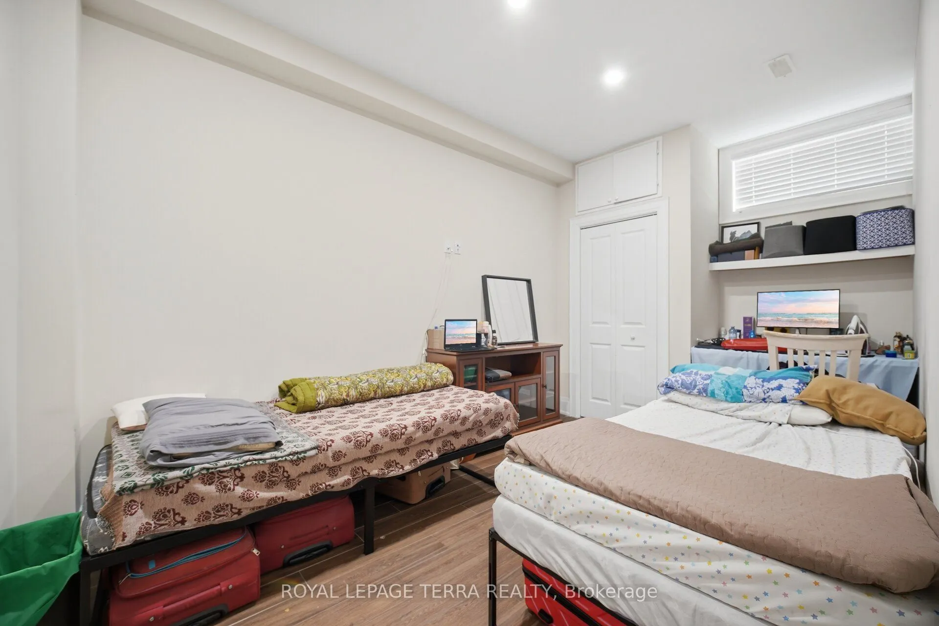 27 Minford Avenue
