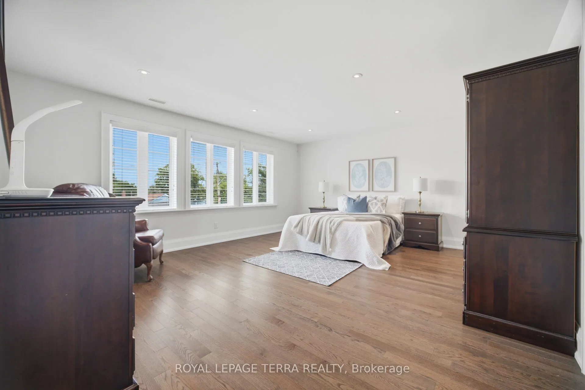 27 Minford Avenue