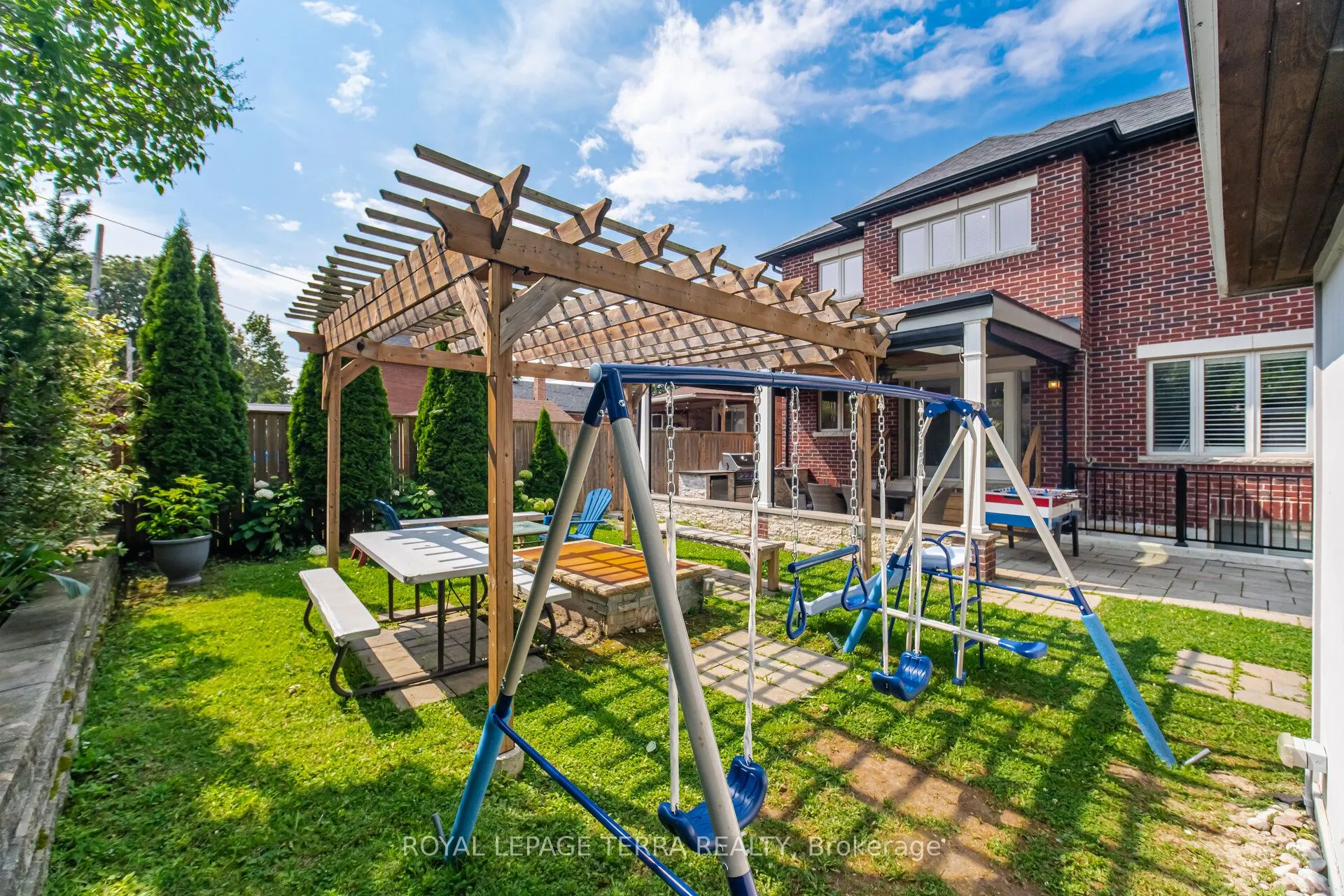 27 Minford Avenue