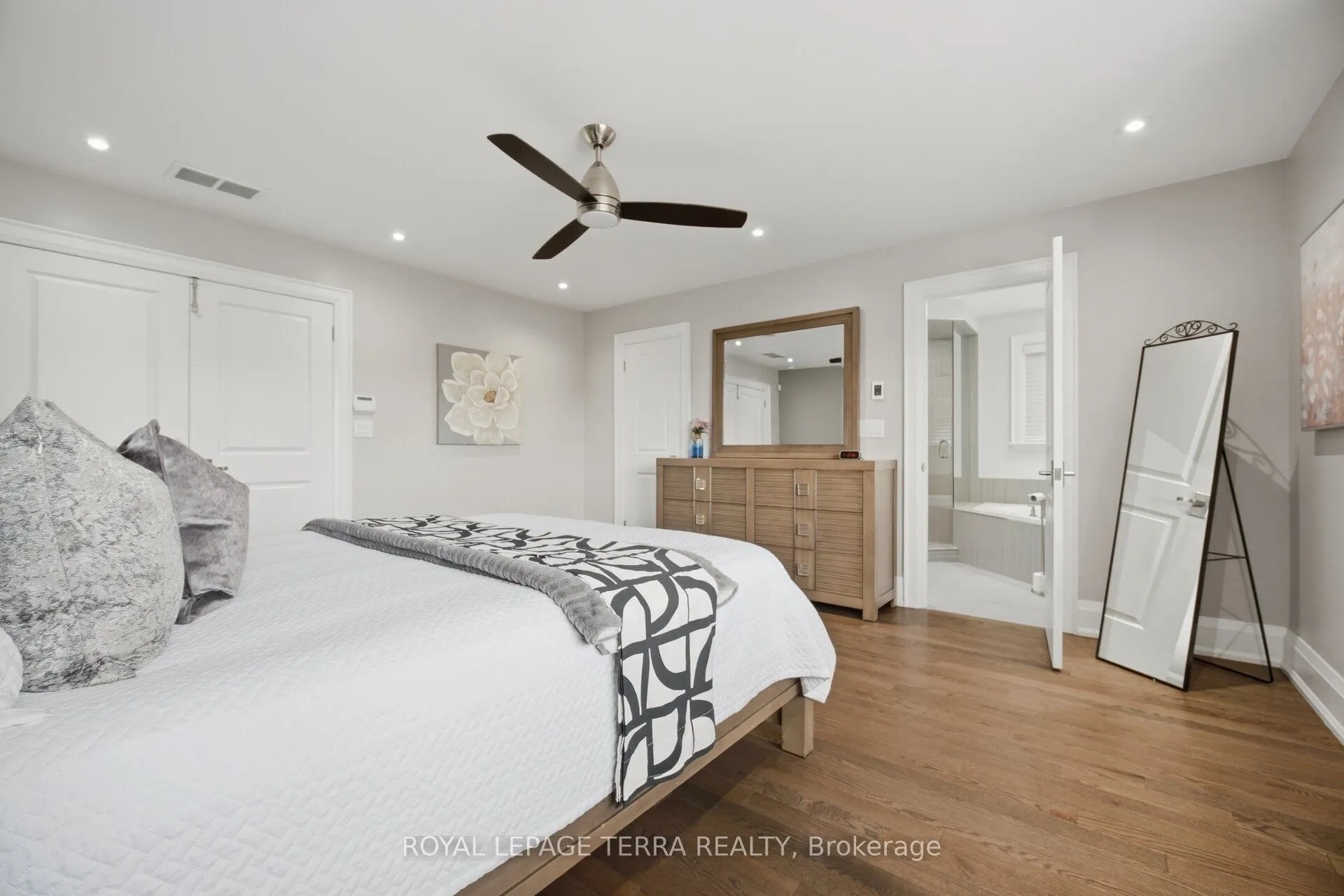 27 Minford Avenue