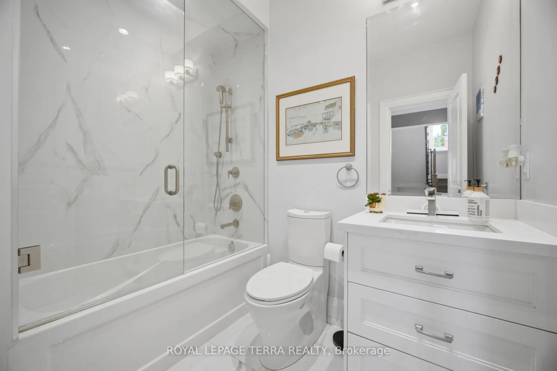 27 Minford Avenue