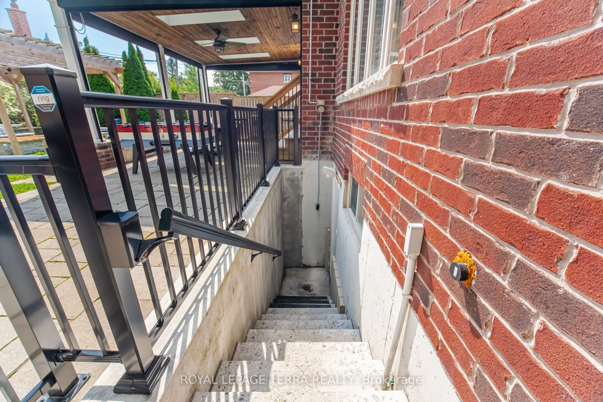 27 Minford Avenue