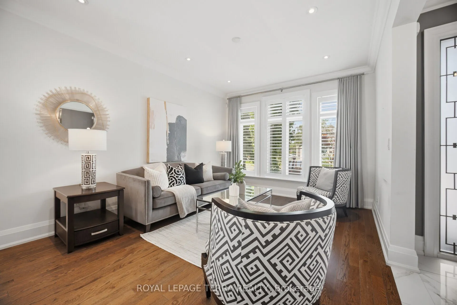 27 Minford Avenue