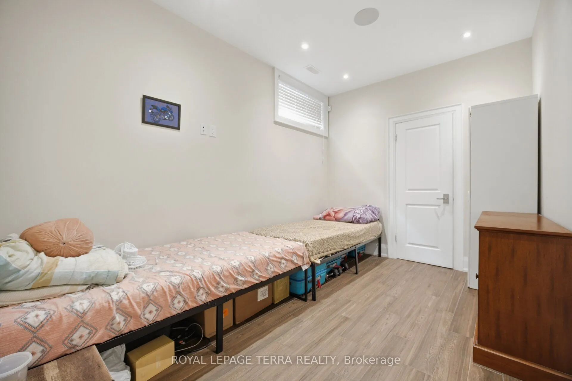 27 Minford Avenue