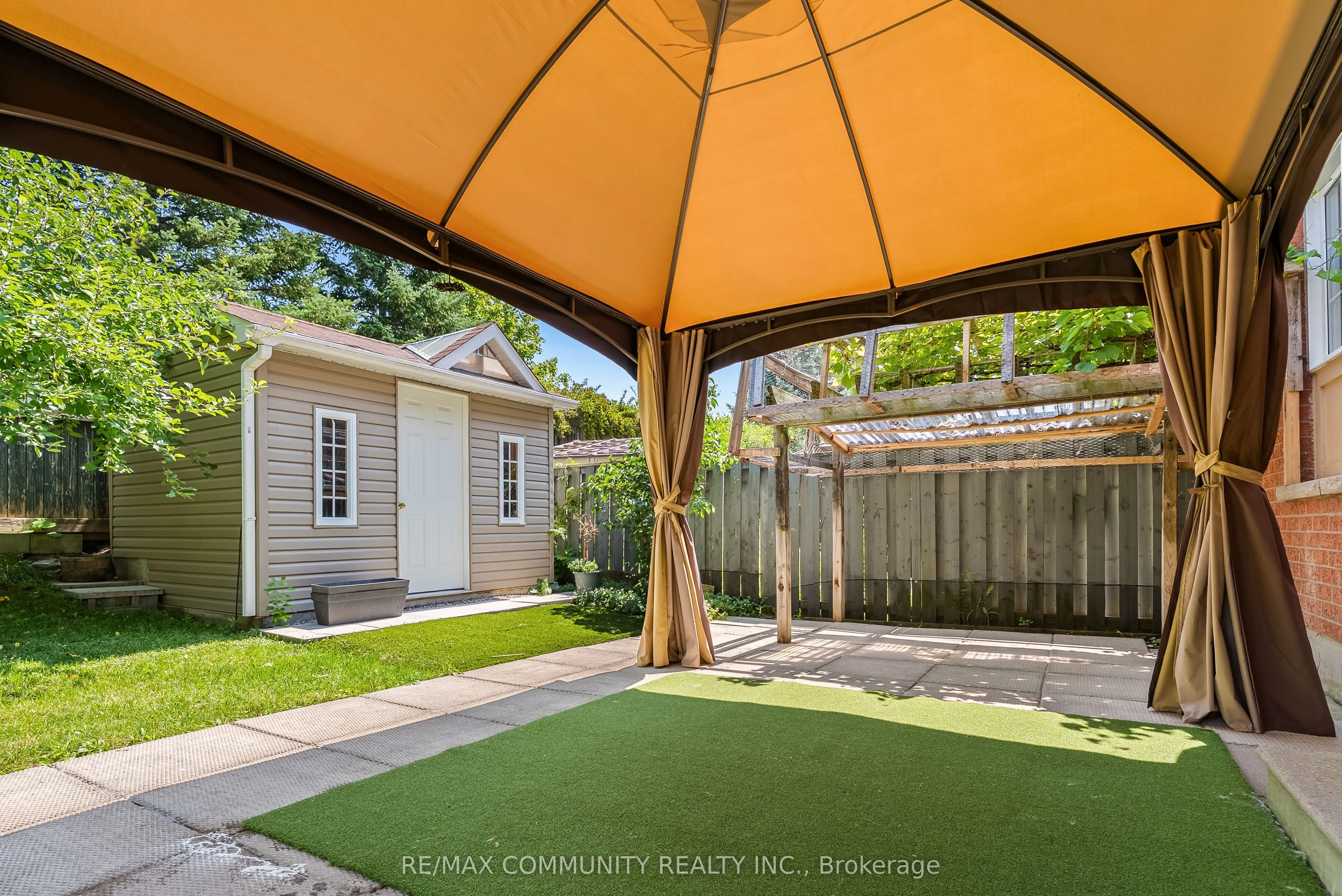 54 Morland Crescent