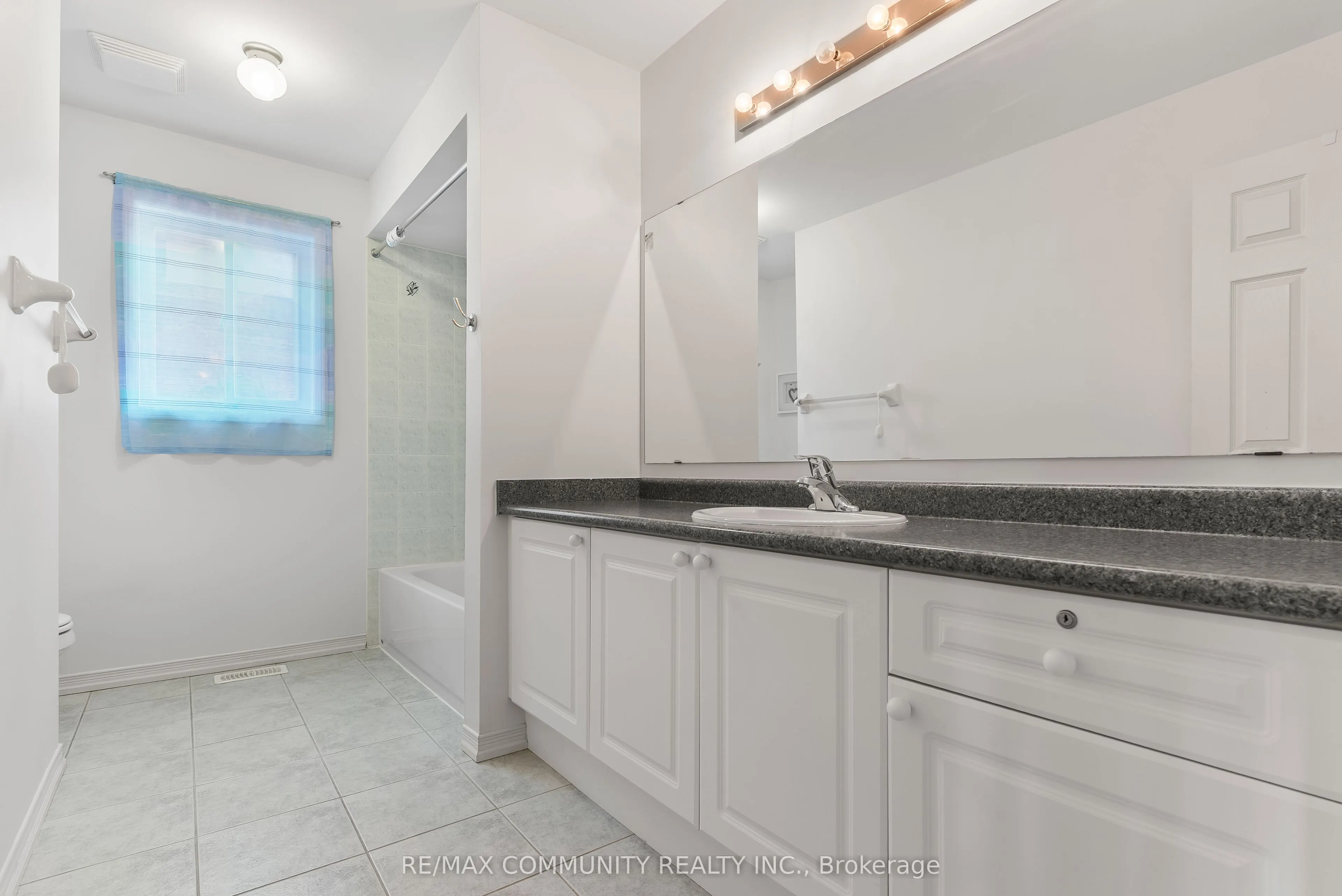 54 Morland Crescent