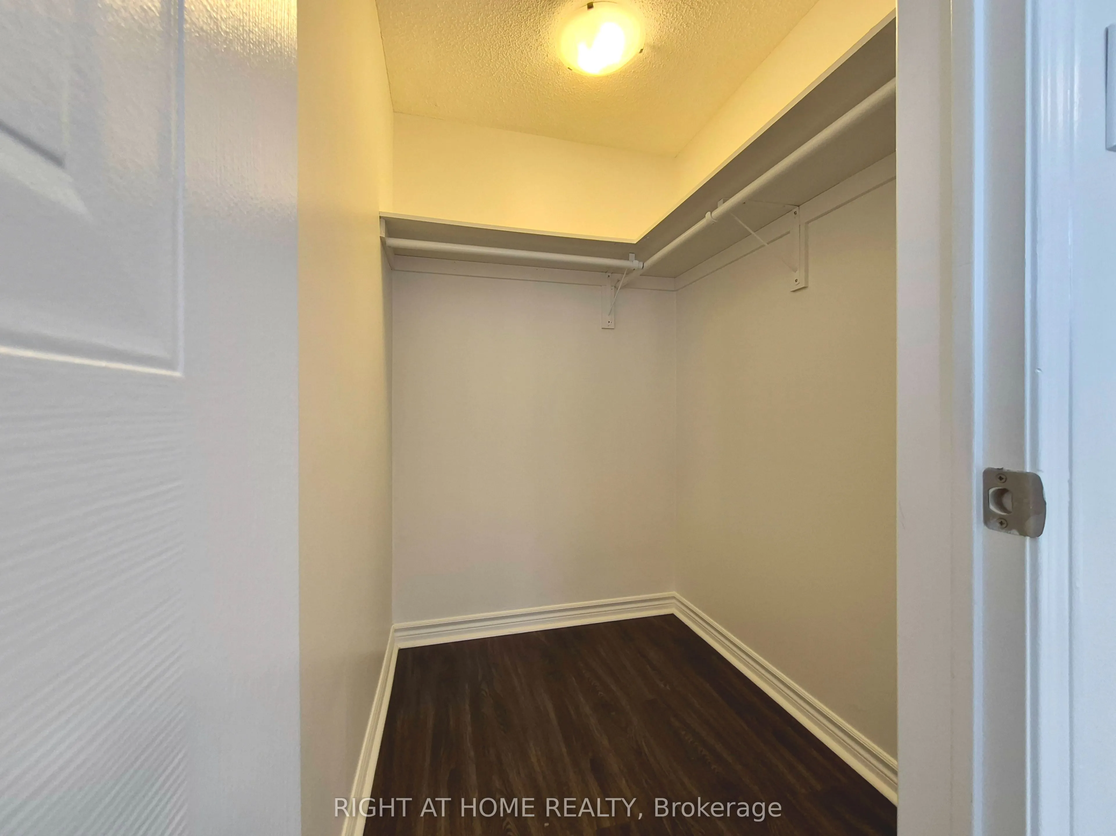 21 Mccullock Crescent
