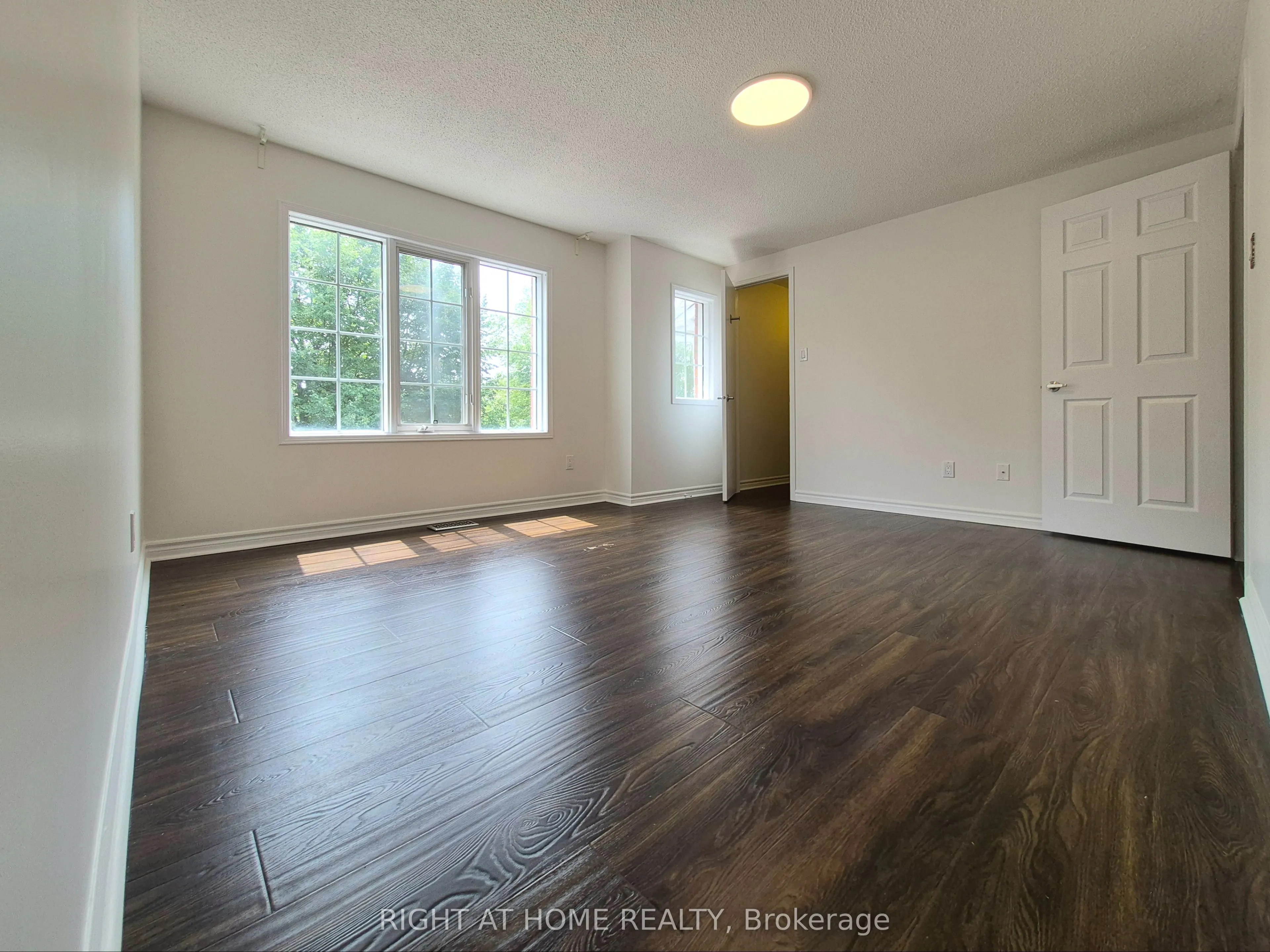 21 Mccullock Crescent