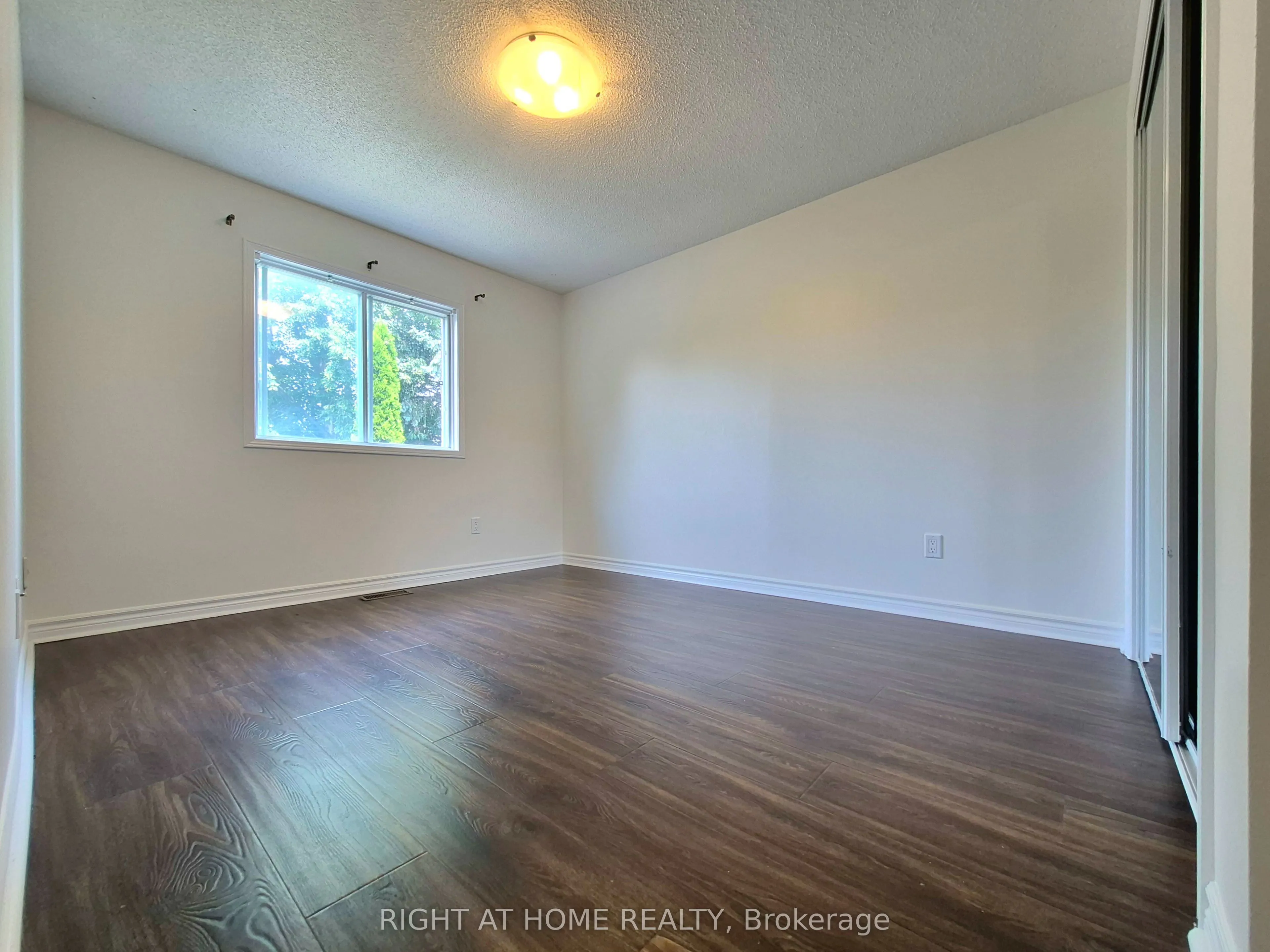 21 Mccullock Crescent