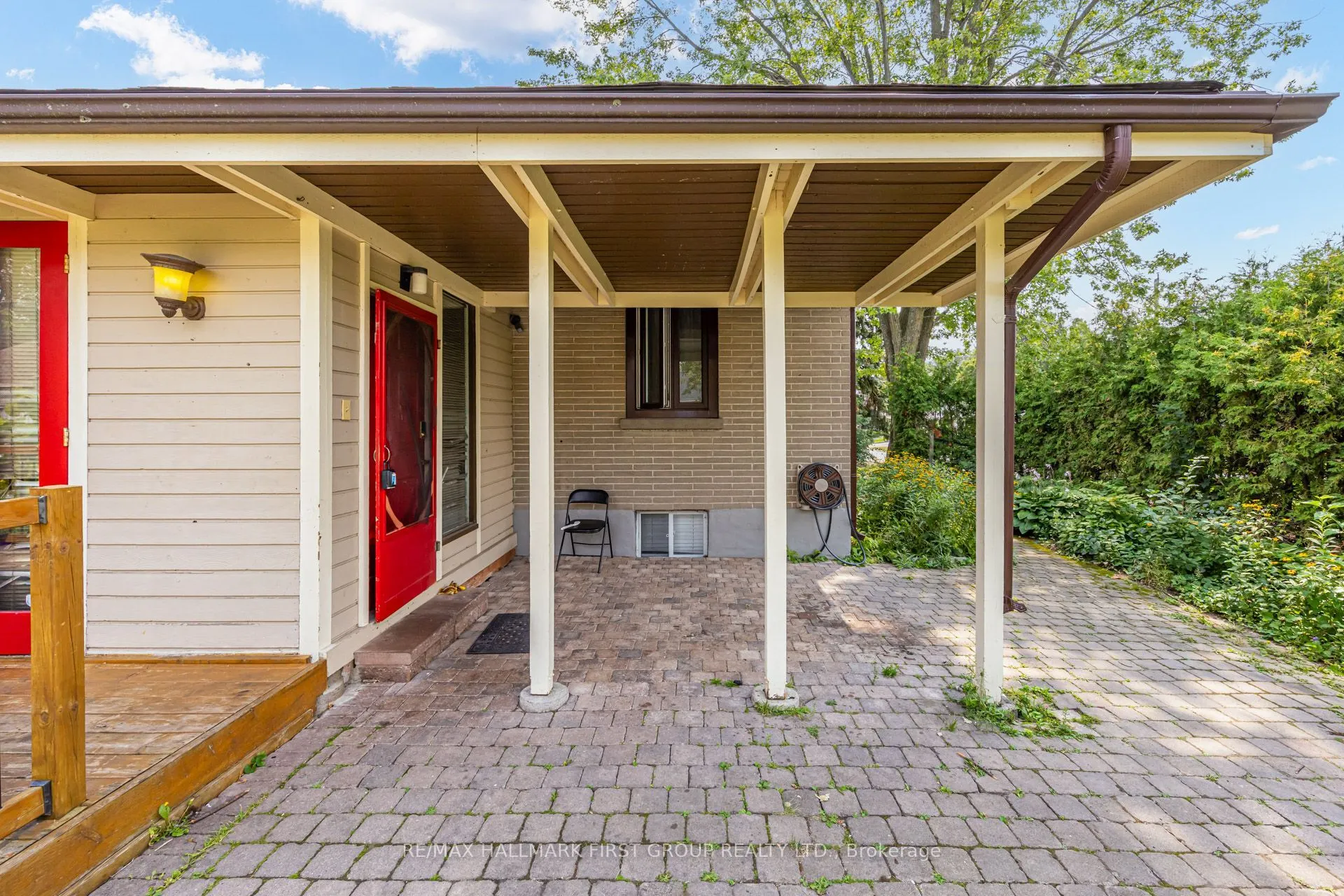 180 Sherwood Avenue