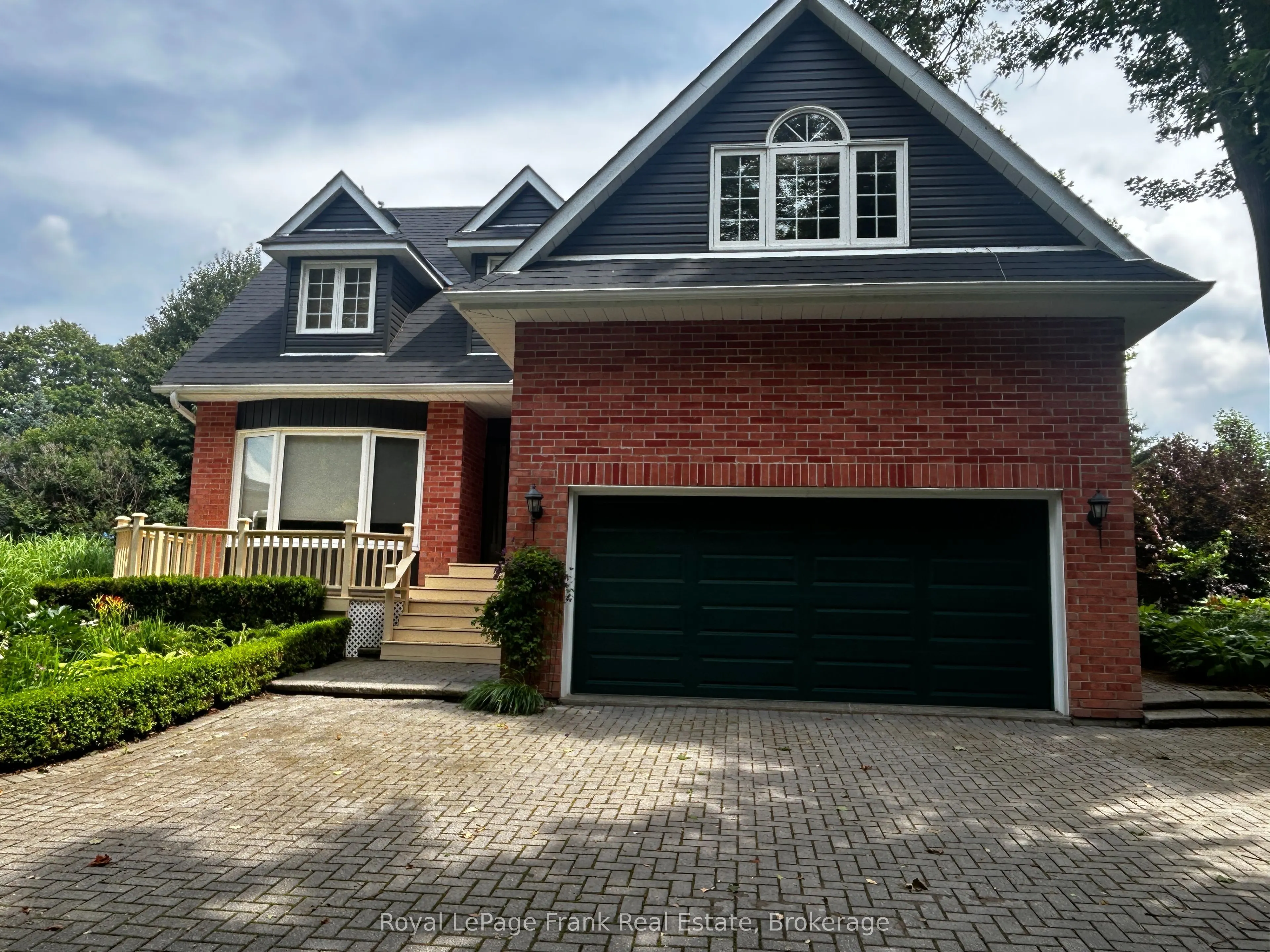 85 Ambleside Drive