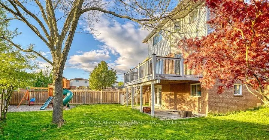 90 Oke Road #Main Floor