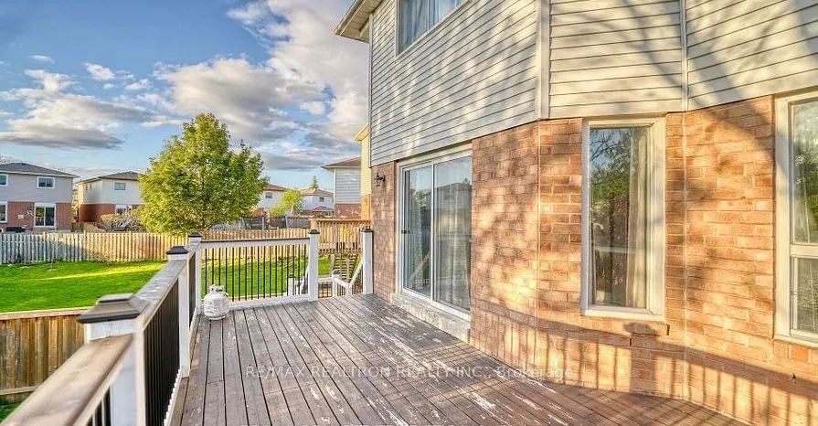 90 Oke Road #Main Floor