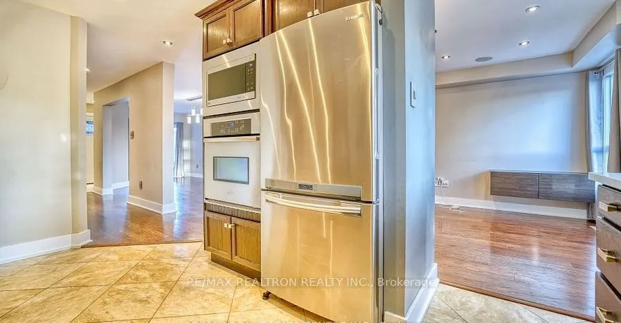 90 Oke Road #Main Floor