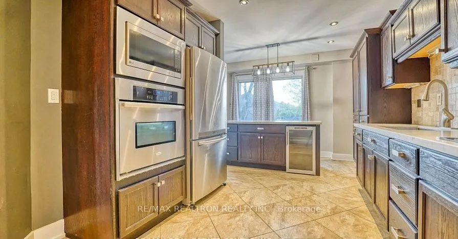 90 Oke Road #Main Floor