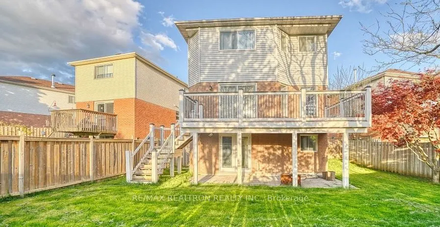 90 Oke Road #Main Floor
