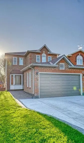 90 Oke Road #Main Floor