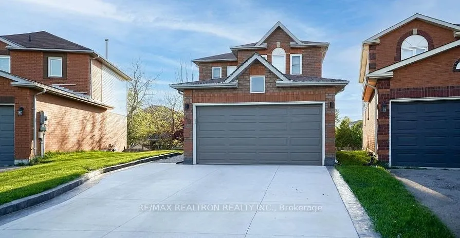 90 Oke Road #Main Floor