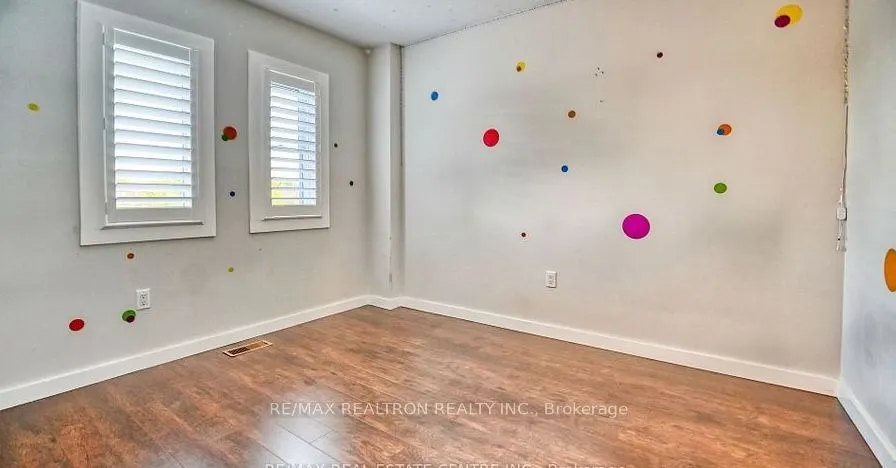 90 Oke Road #Main Floor