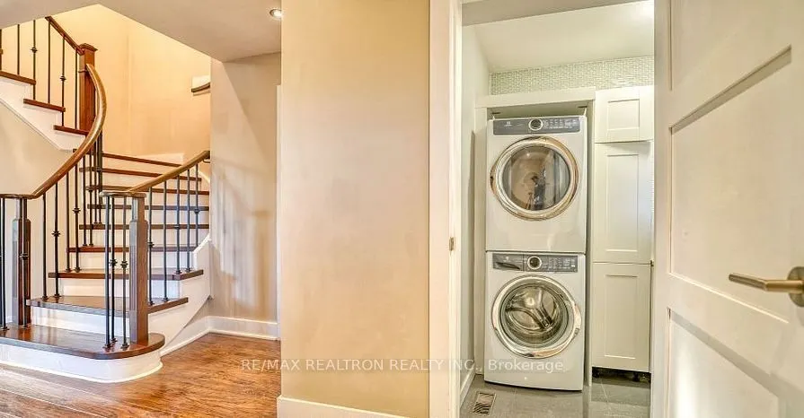 90 Oke Road #Main Floor