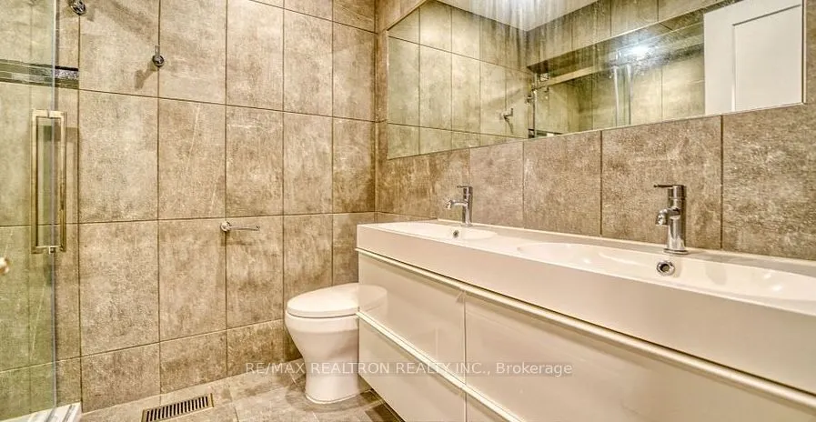 90 Oke Road #Main Floor