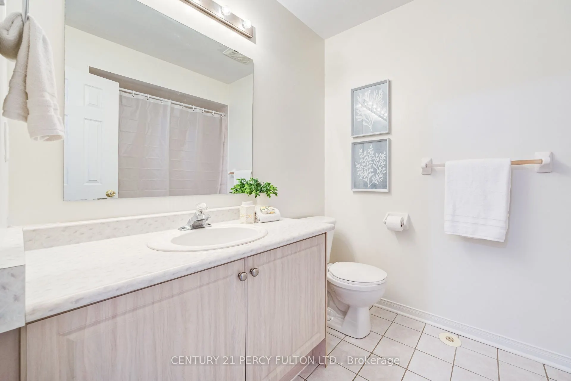 1532 Hummingbird Court